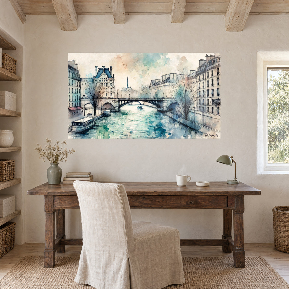 Cuadro panorámica parisina a tinta y acuarela, agua verde esmeralda y fachadas beige, sobre un escritorio de madera antigua