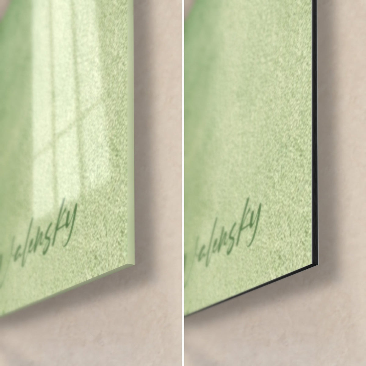 Quadro pezzo di anguria, angolo in basso a destra: firma verde su sfondo verde pallido, vetro lucido a sinistra, Dibond nero opaco a destra
