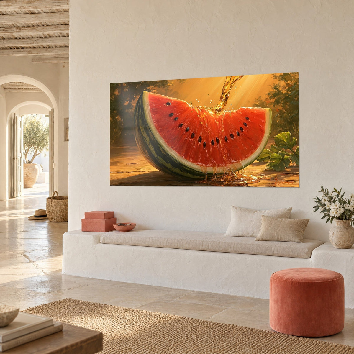 Tableau melon d'eau écarlate aux pépins noirs, nappé d'un filet ambré sur fond orangé, vu de trois quarts dans une alcôve voûtée