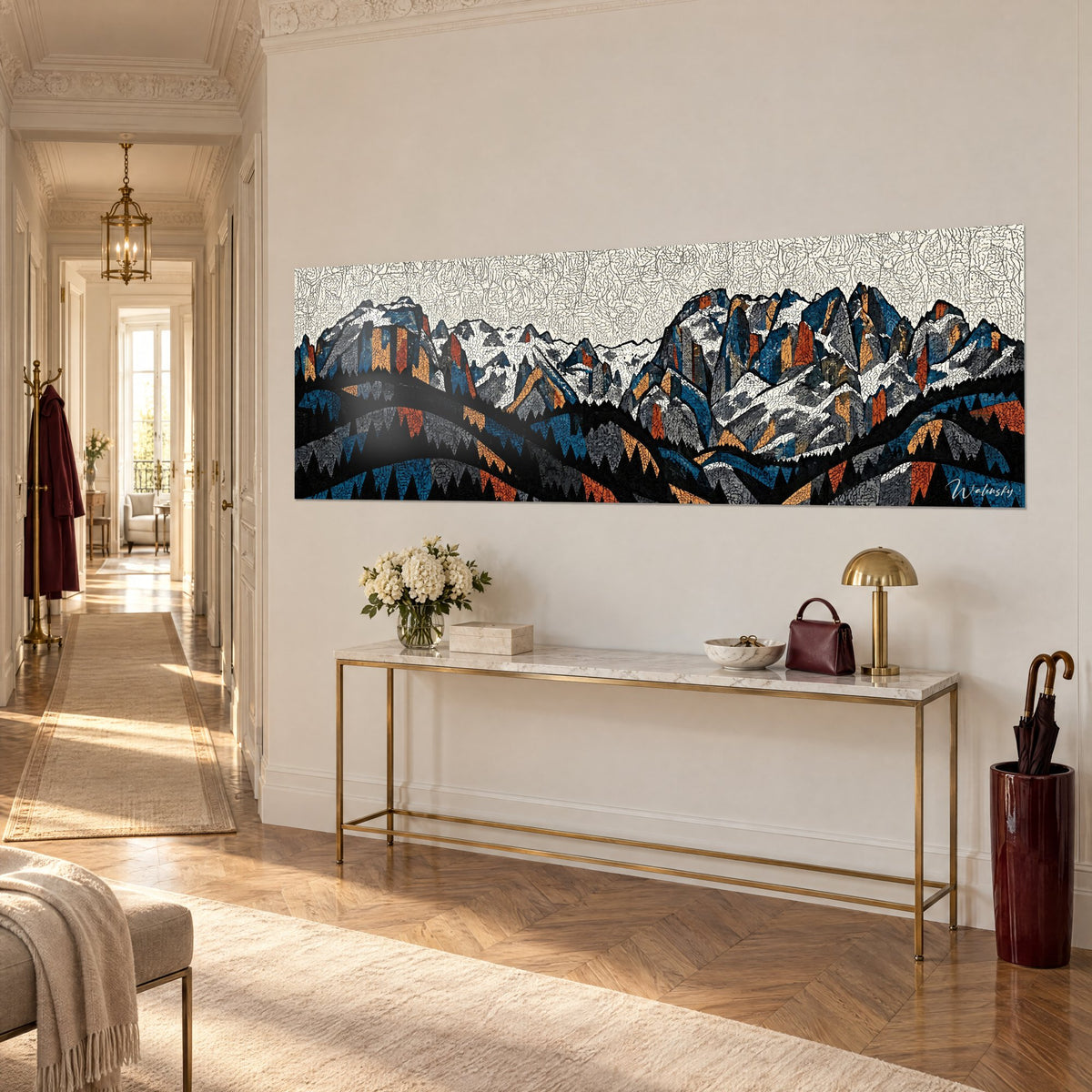 Tableau panorama alpin de pics gris et neige, forêts de sapins noirs, bleu et rouille, vue de trois-quarts dans l'entrée