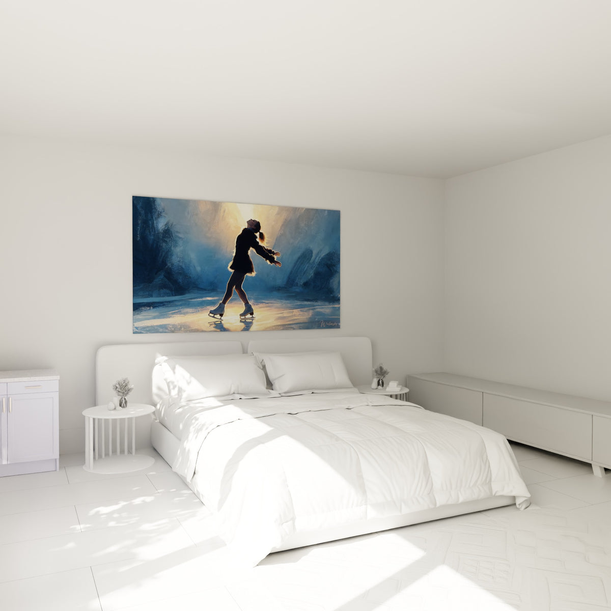 Silhouette de patineuse dorée et bleue accrochée au-dessus d'un lit dans une chambre claire