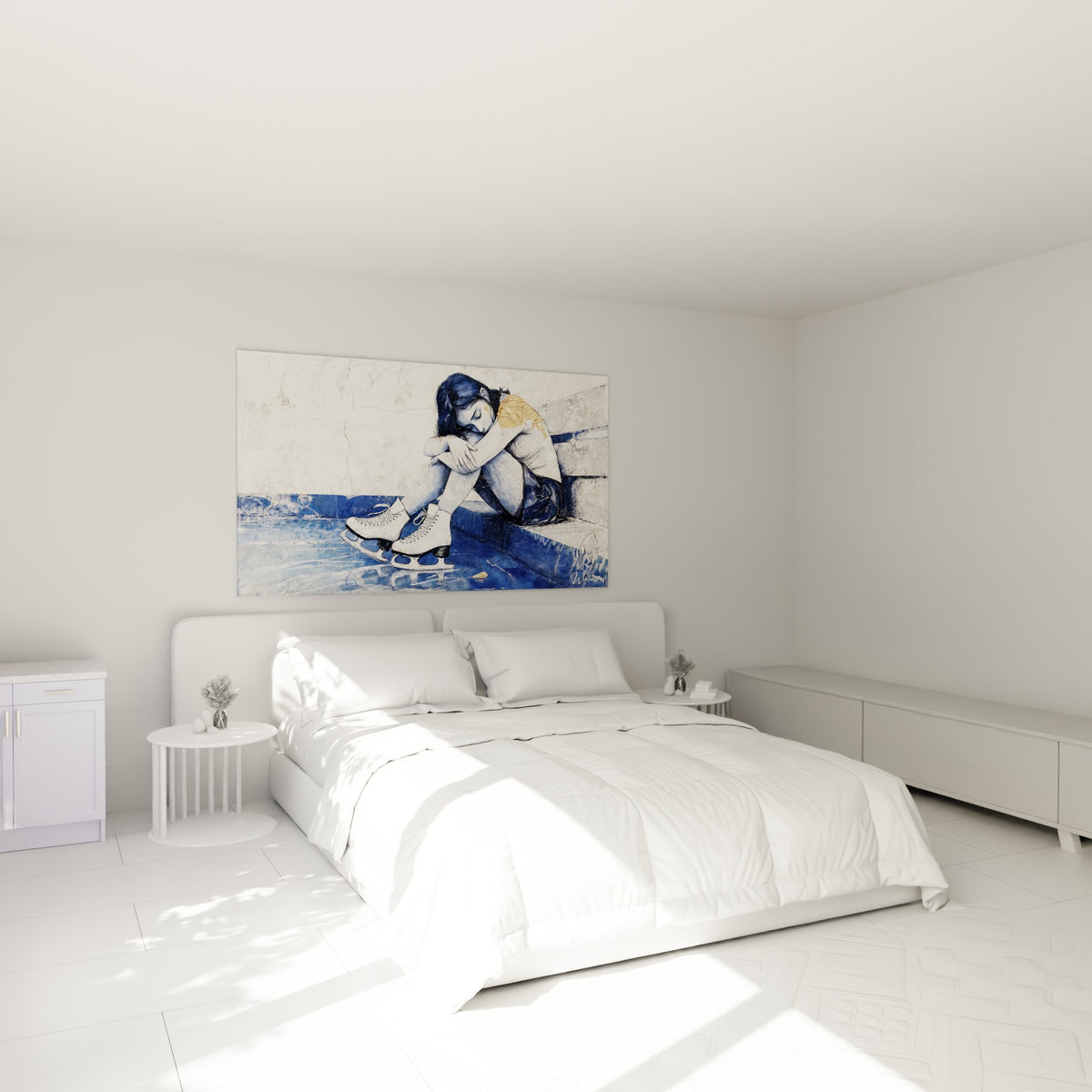 Jeune patineuse aux cheveux sombres et touches dorées, au-dessus d'un lit dans une chambre claire