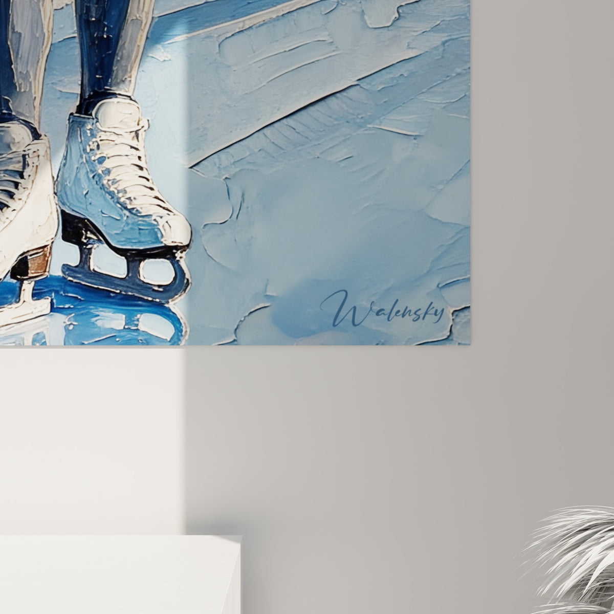 Empâtements épais bleu marine et blanc cassé révélant la matière craquelée de la toile patinage artistique