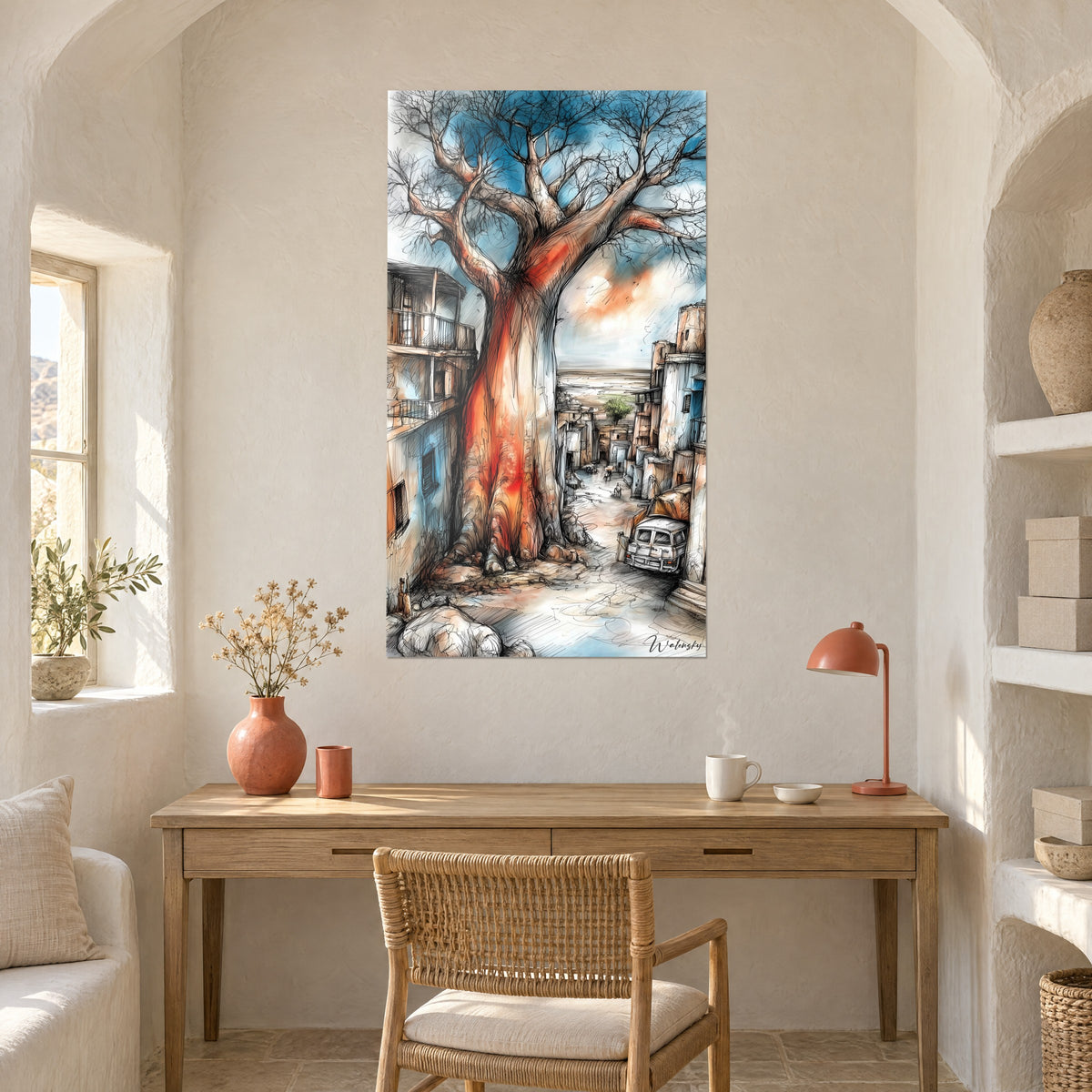 Gemälde großer Baum mit geschwungenen Wurzeln, gebrannte Orangetöne und Himmelblau, über einem Schreibtisch aus hellem Holz