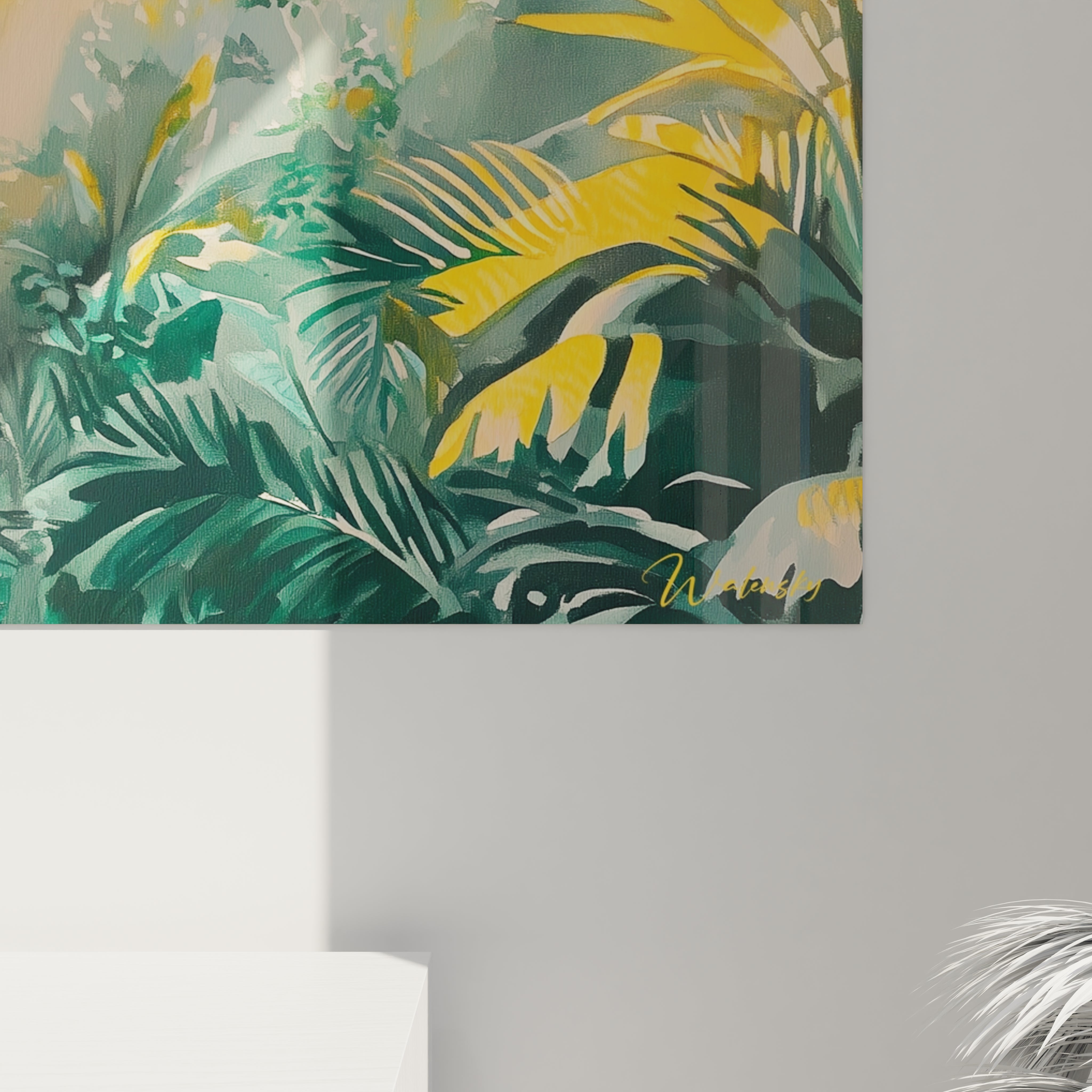 Un tableau forêt exotique capturant l'instant où la lumière divine filtre à travers la canopée. Composition verticale de feuilles vertes diverses encadrant un centre lumineux doré. Textures variées suggérant le mouvement perpétuel de la végétation tropicale luxuriante.
