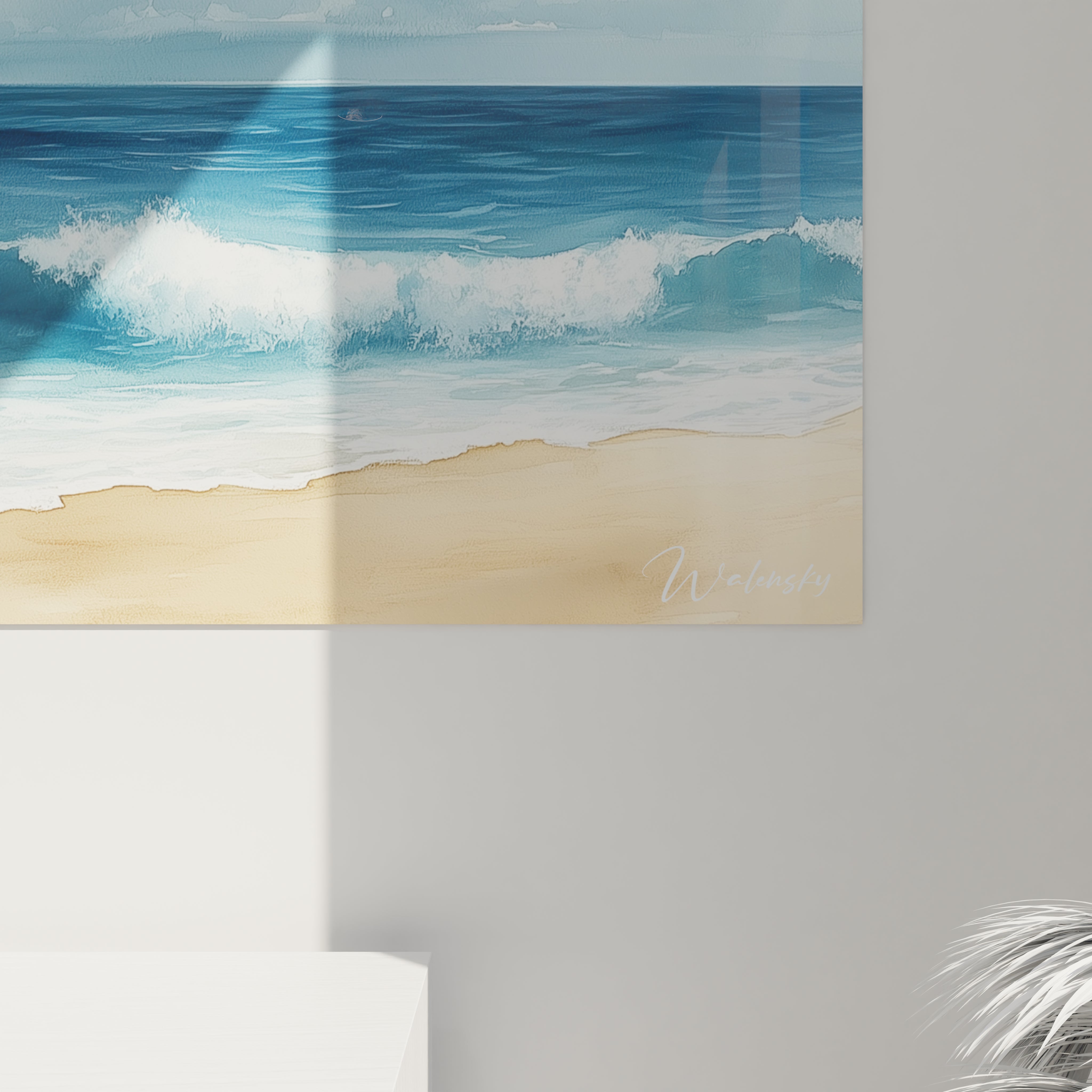 Un tableau plage aux couleurs marines présentant une composition horizontale équilibrée entre ciel, mer et sable, avec un travail minutieux sur les reflets lumineux à la surface de l'eau et la texture mousseuse des vagues déferlantes.
