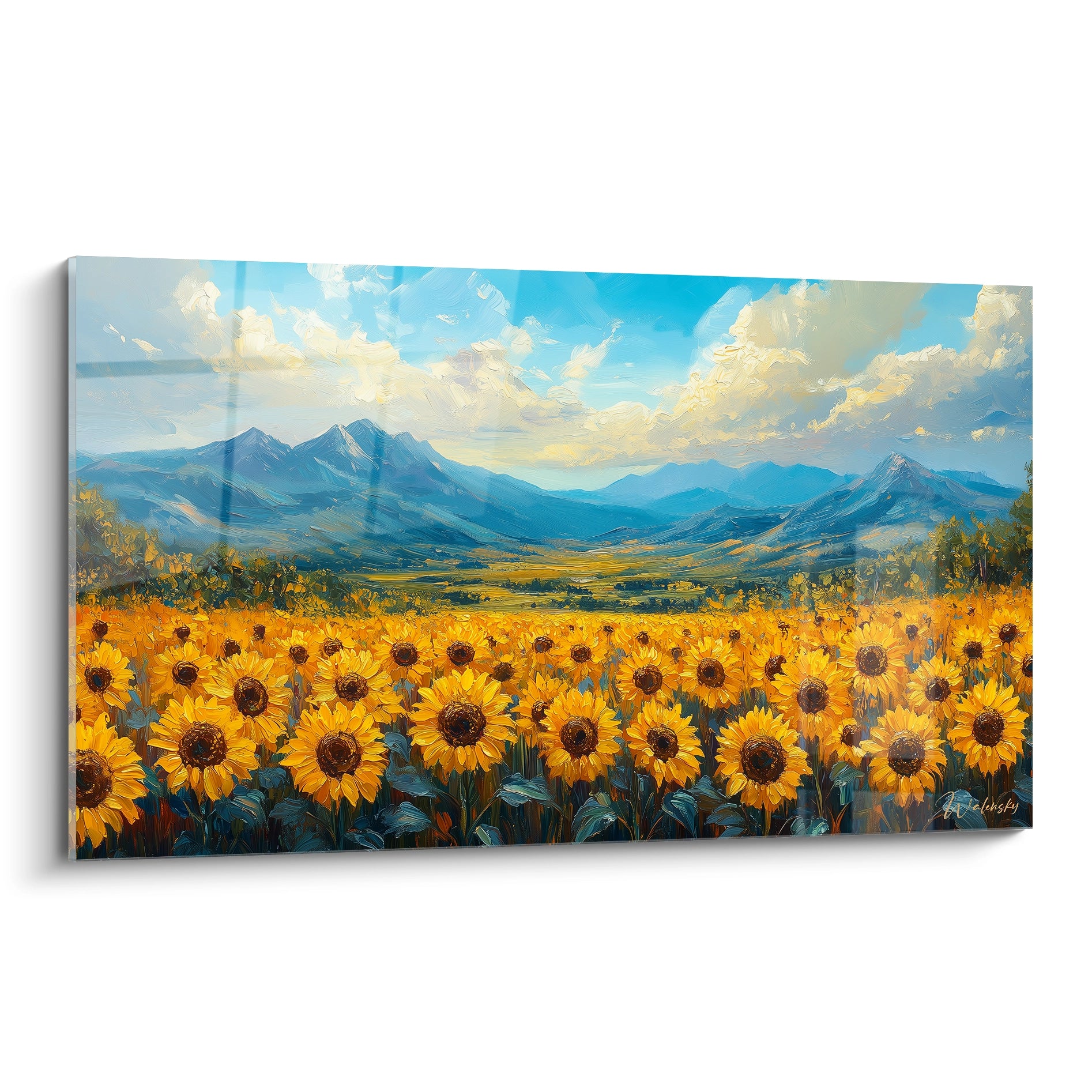 Tableau représentant un vaste champ de tournesols jaunes au premier plan avec des montagnes bleues à l'arrière-plan sous un ciel nuageux aux tons bleus et crème
