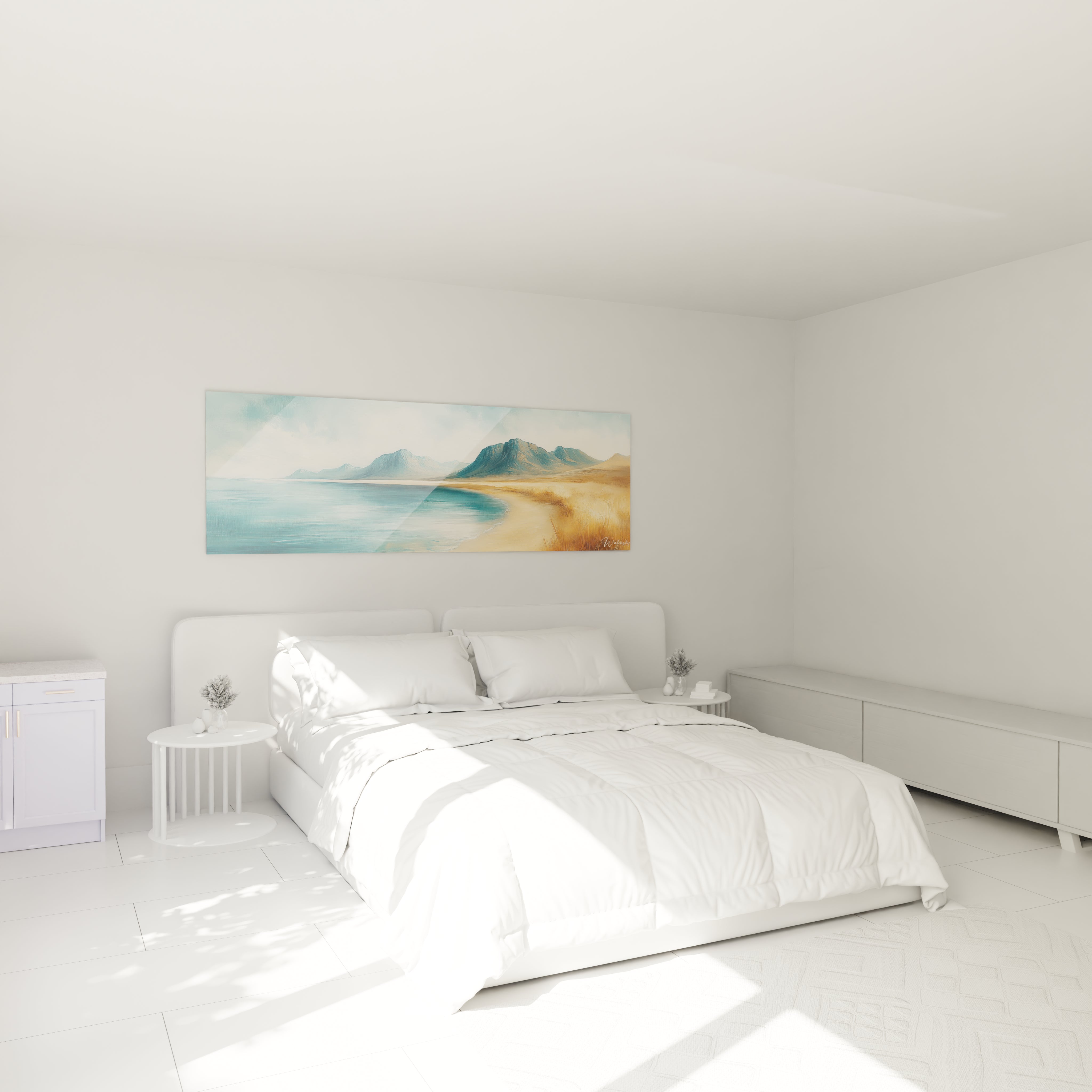 Un tableau plage minimaliste montrant l'harmonie entre une étendue de sable beige doré, une mer turquoise calme et des montagnes bleu-gris majestueuses. Les transitions subtiles entre les éléments et les coups de pinceau doux créent une composition équilibrée.
