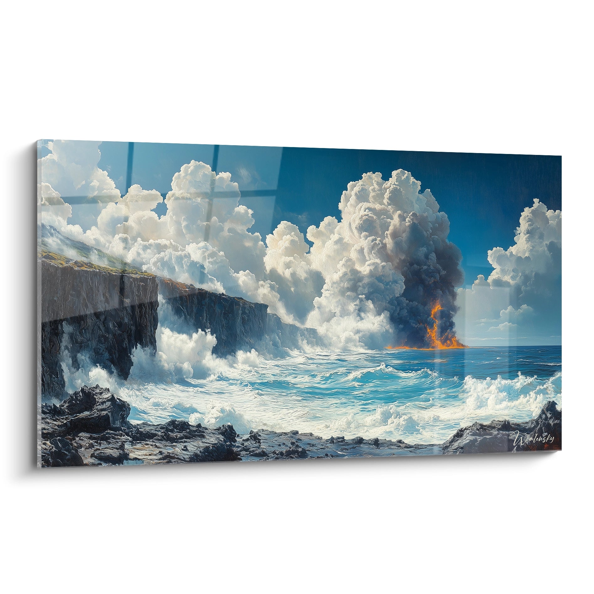 Un tableau mer représentant une confrontation spectaculaire entre falaises volcaniques sombres et océan turquoise agité, avec vagues écumeuses blanches. Au loin, une éruption projette des flammes orangées sous un ciel bleu peuplé de nuages majestueux.
