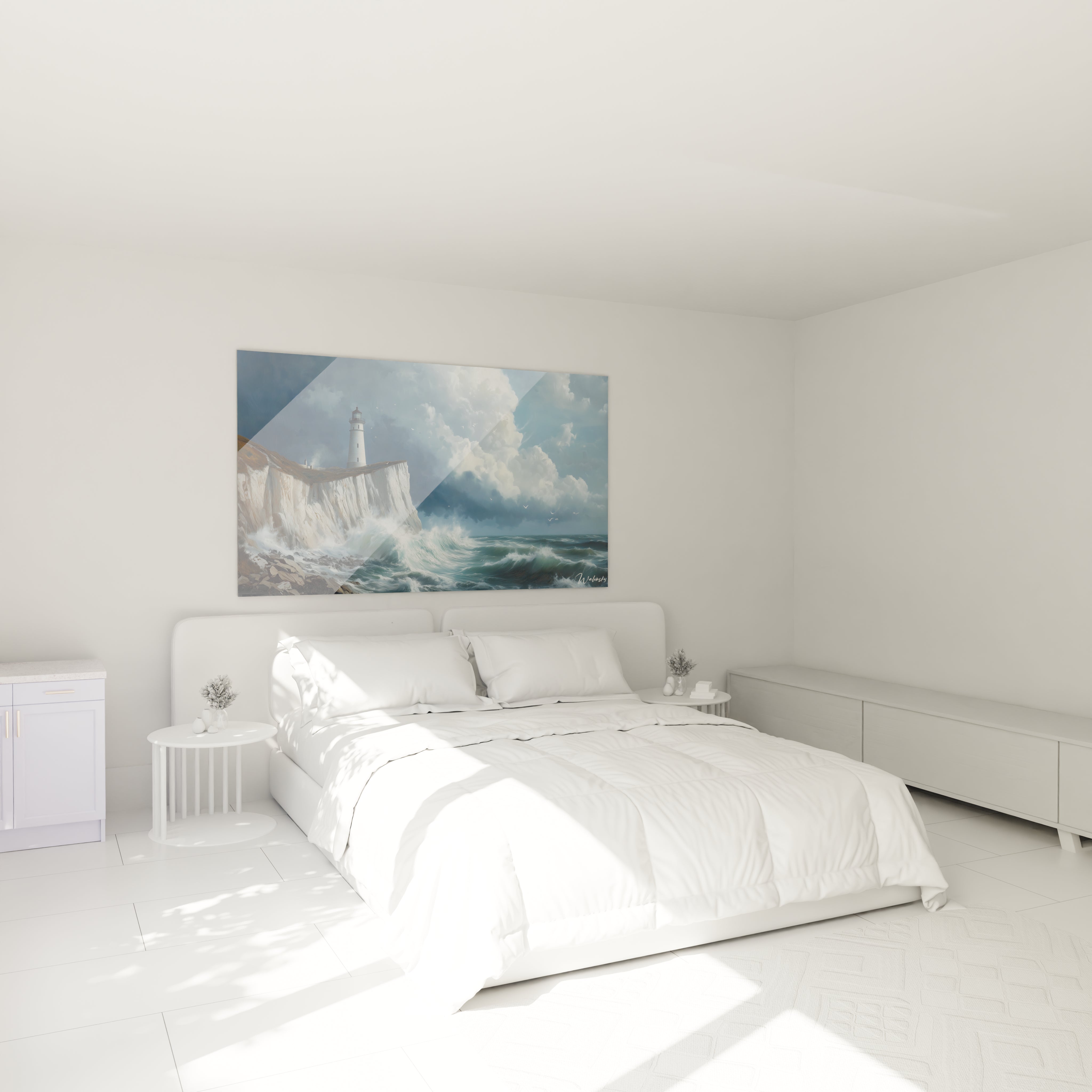 Tableau maritime dramatique montrant un phare solitaire surplombant des falaises blanches abruptes, avec une mer agitée aux teintes bleu profond et turquoise, sous un ciel orageux aux nuages imposants blancs et gris.
