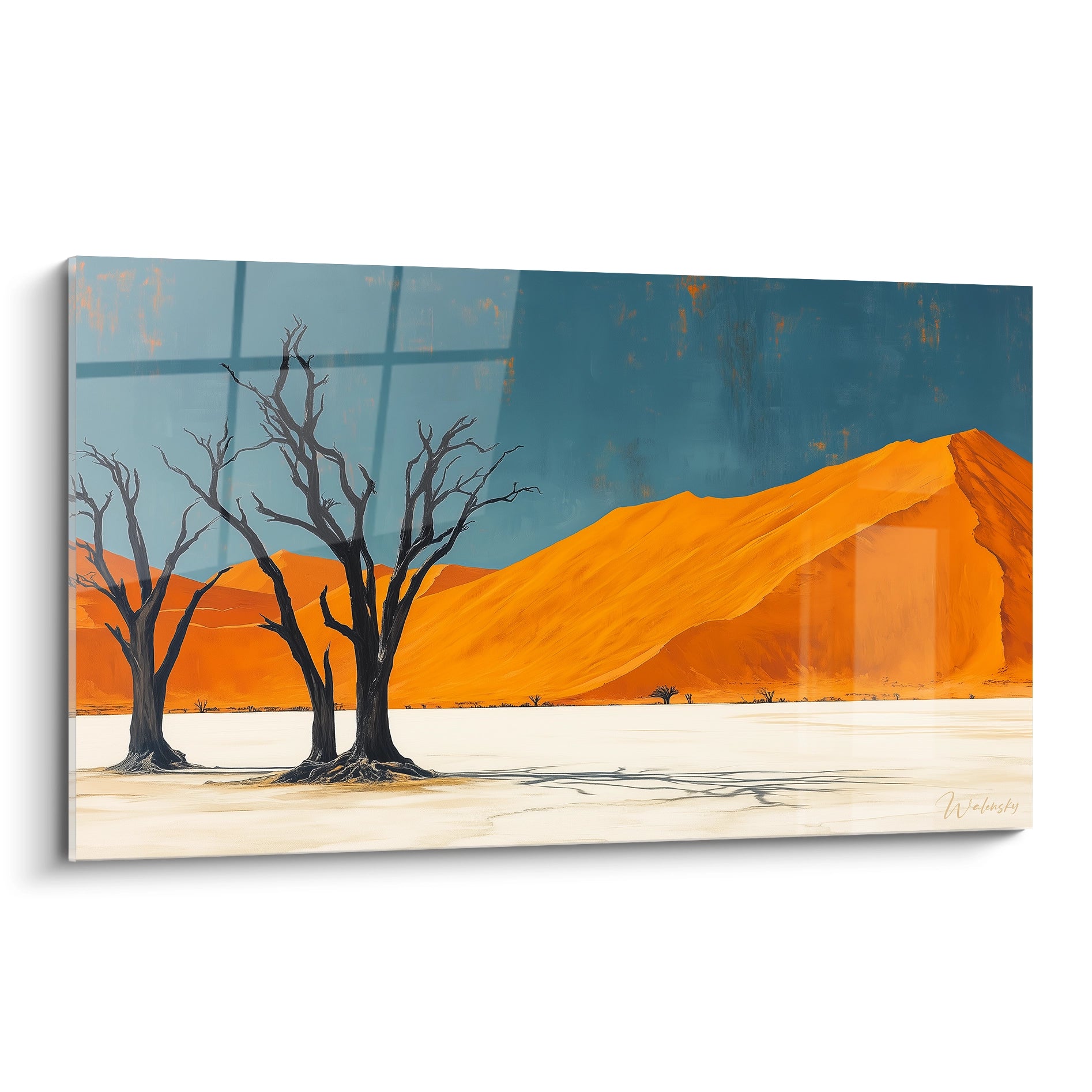 Tableau désert aux arbres morts sur fond de dunes orangées monumentales sous un ciel bleu-gris, composition horizontale équilibrée
