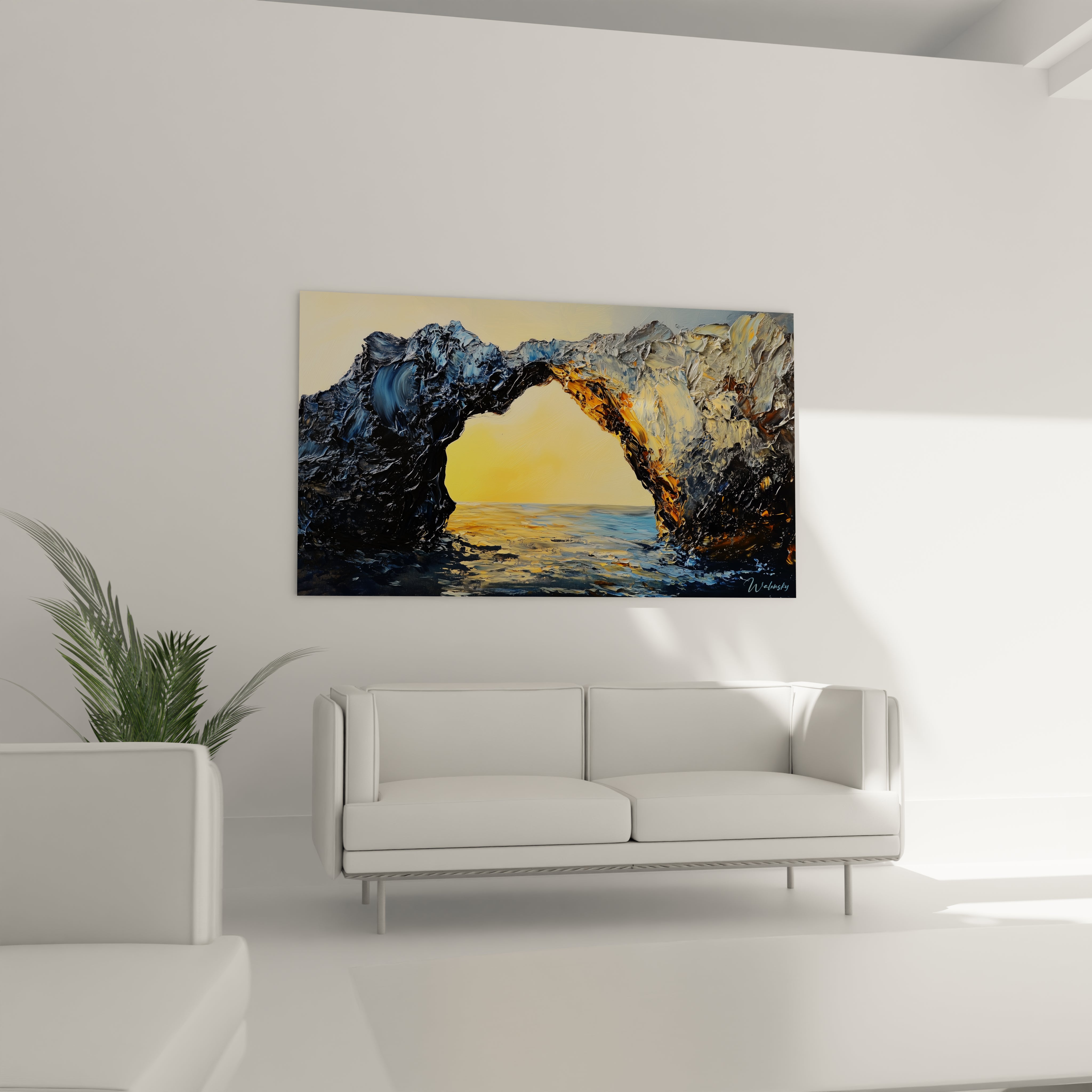 Un tableau mer dépeignant une formation rocheuse en arche baignée par la lumière dorée du crépuscule, avec des textures prononcées créées par l'application épaisse de peinture au couteau, formant un cadre minéral sombre autour d'un horizon maritime lumineux.
