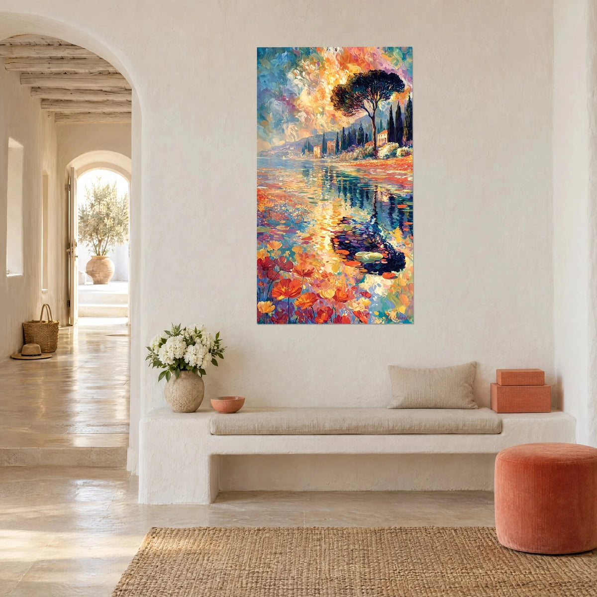 Gemälde Schirmpinie über einem Ufer geneigt, goldenes und malvenfarbenes Wasser, ockerfarbene Villa und Zypressen, in einem mediterranen Haus