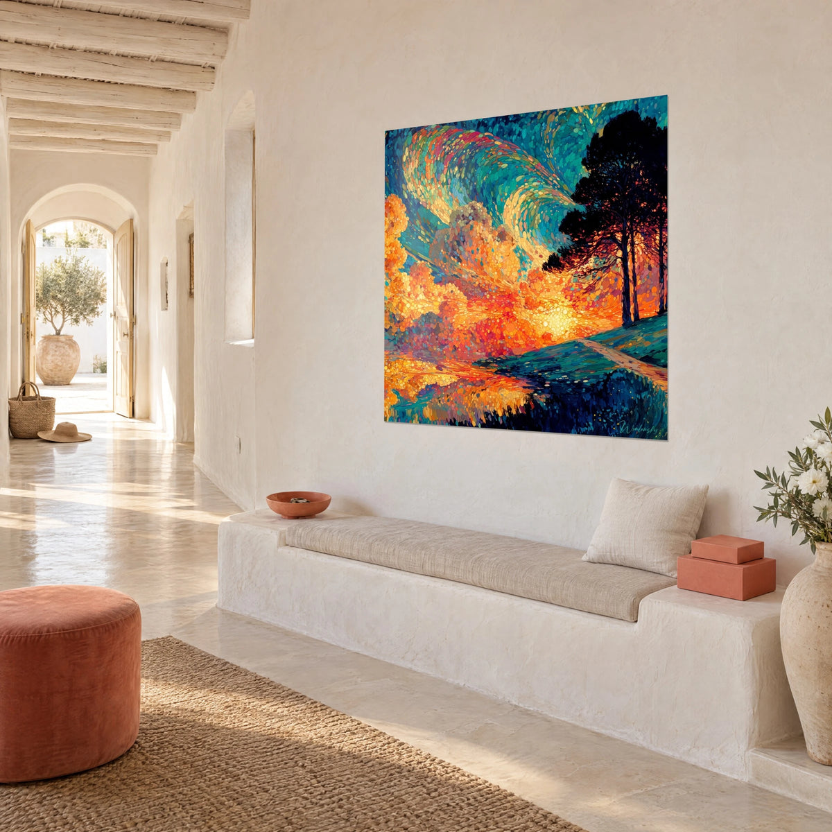 Tableau coucher de soleil pointilliste, vague turquoise surplombant des nuages dorés, pins sombres, mur blanc d'une maison méditerranéenne