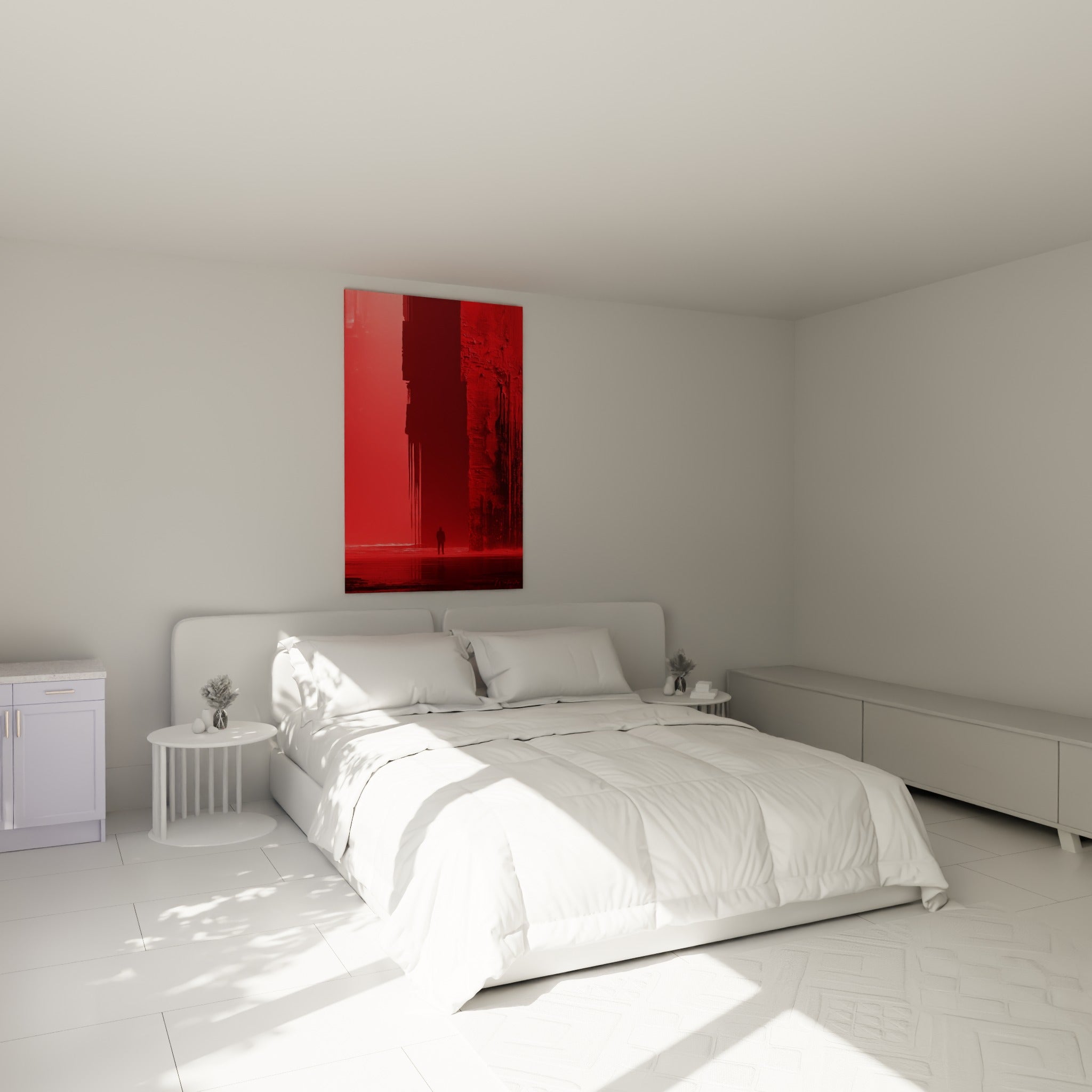Figure solitaire rouge et bordeaux accrochée au-dessus d'un lit dans une chambre claire