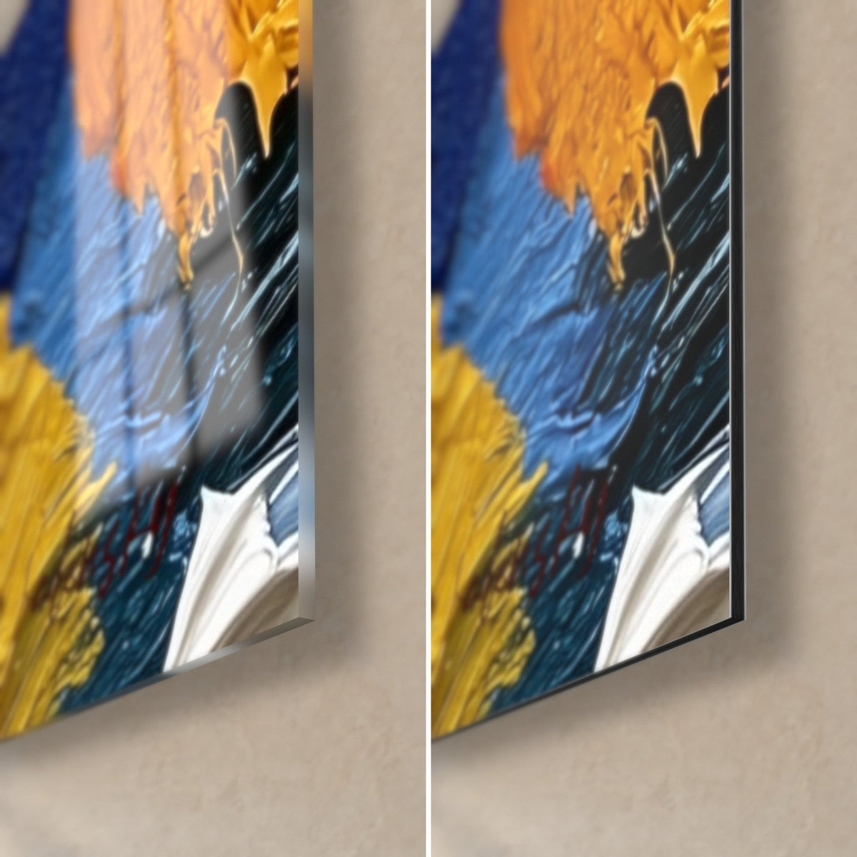 Cuadro de salpicaduras de pintura en azul marino y amarillo mostaza, esquina inferior derecha: vidrio brillante a la izquierda, aluminio Dibond mate a la derecha