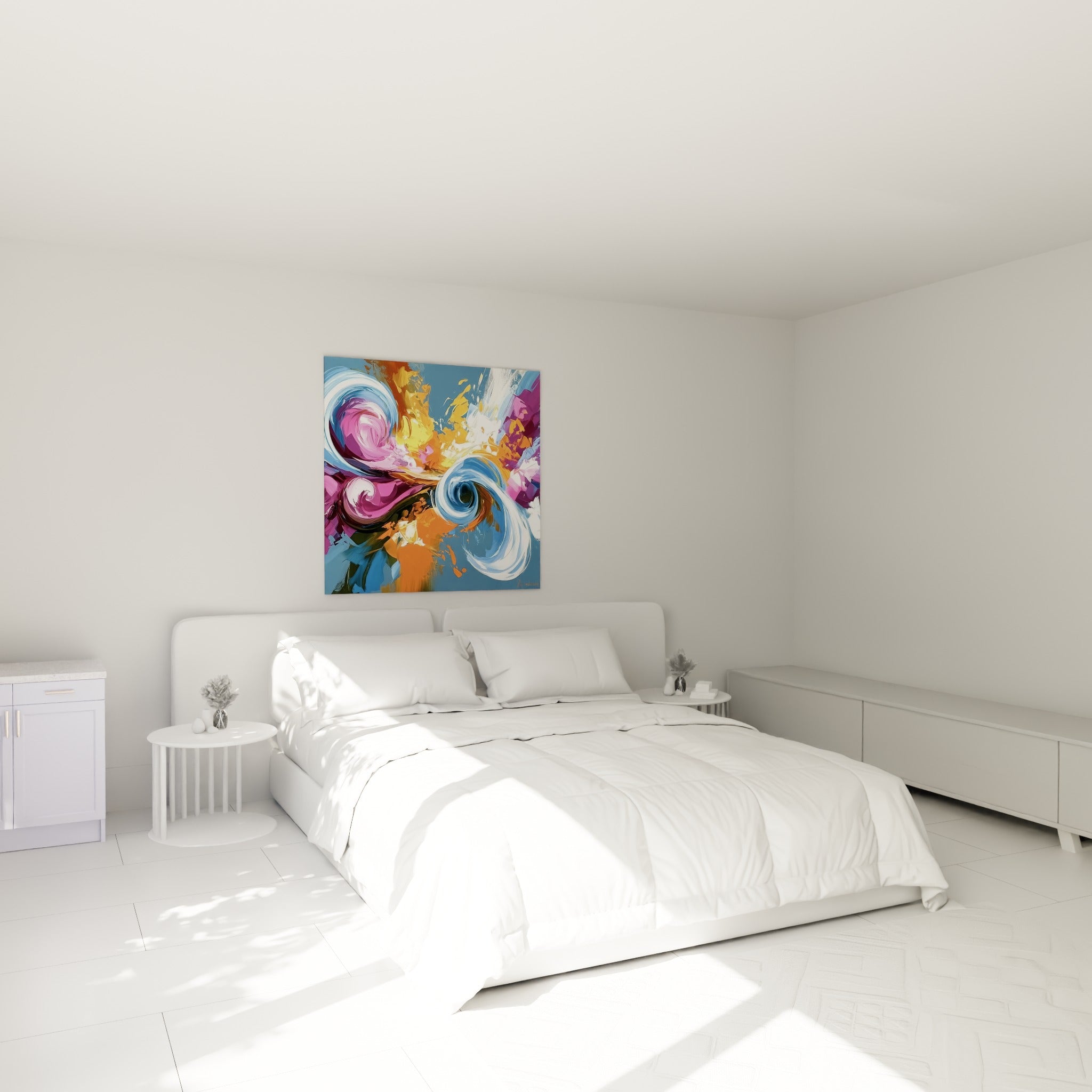 Tourbillons bleus et dorés peints en larges coups de couteau au-dessus d'un lit dans une chambre claire