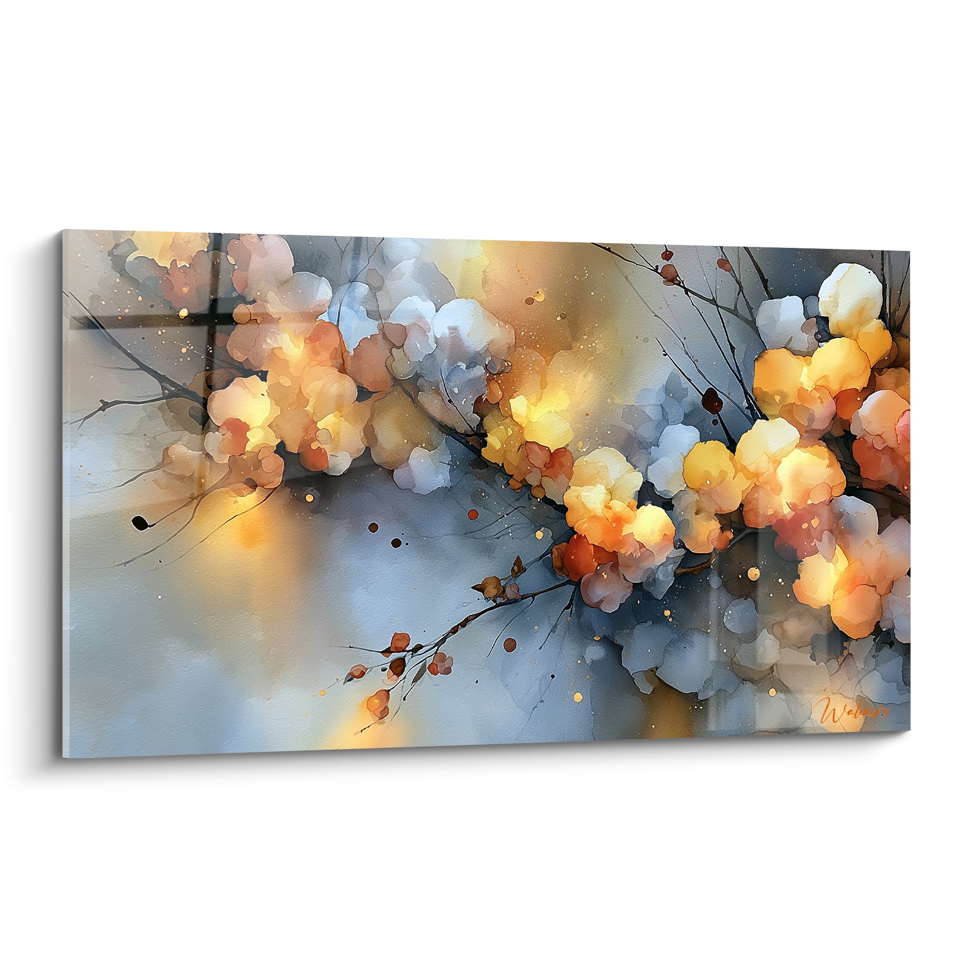 Branche fleurie dorée et bleu gris peinte à l'aquarelle, pétales lumineux sur fond brumeux