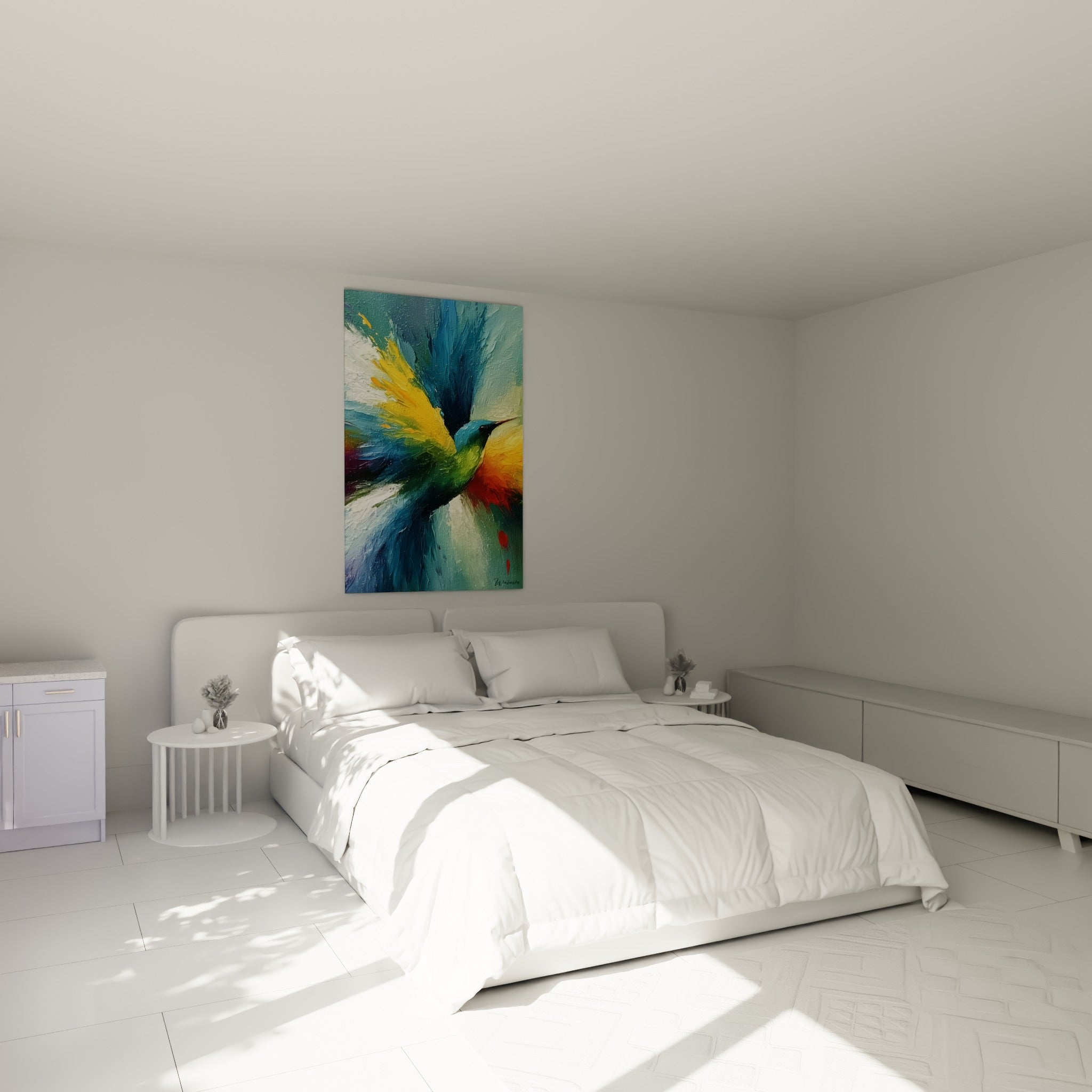 Oiseau aux ailes jaune doré et bleu turquoise déployées, accroché au-dessus d'un lit dans une chambre claire