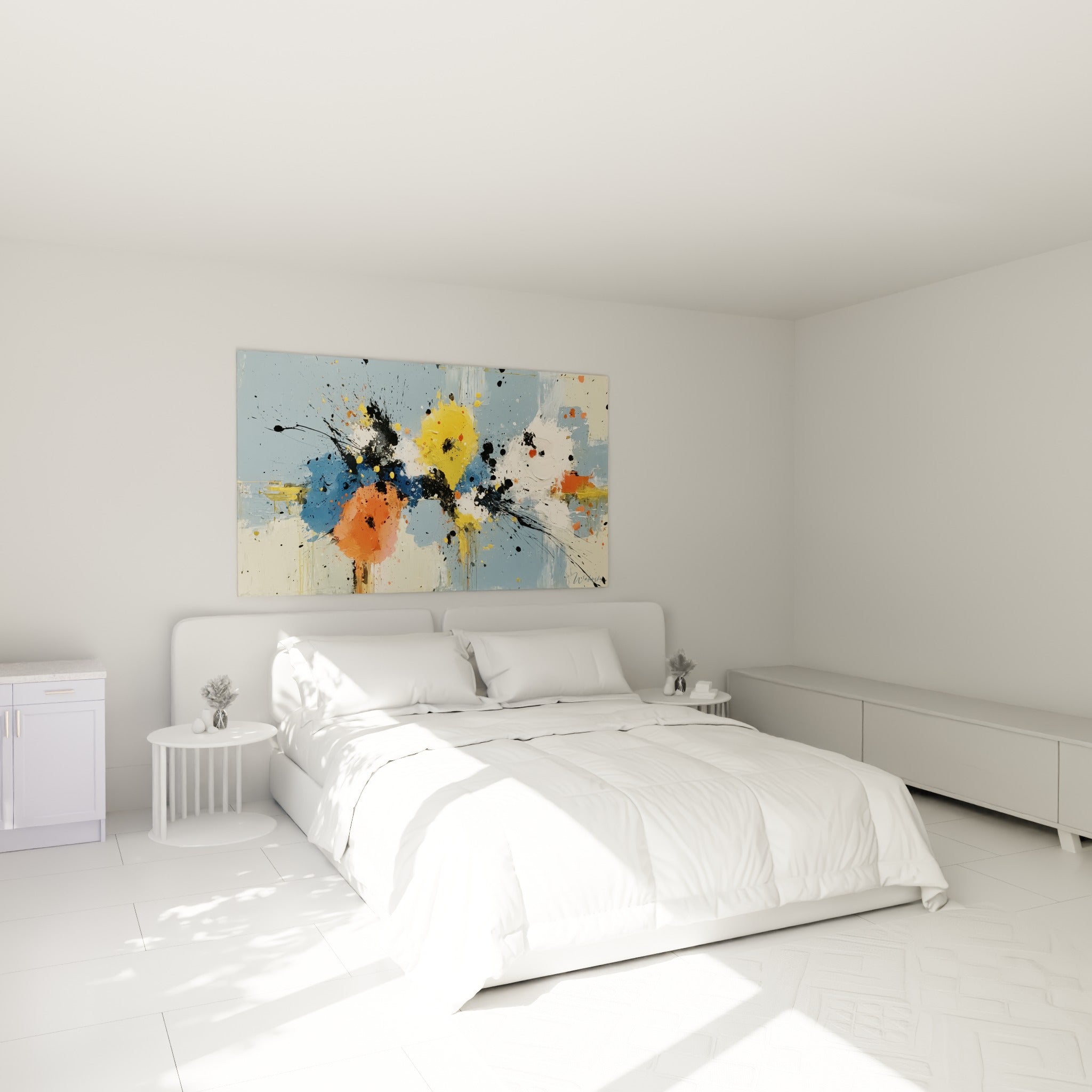 Bouquet abstrait corail et doré aux éclats anthracite, accroché au-dessus d'un lit dans une chambre claire
