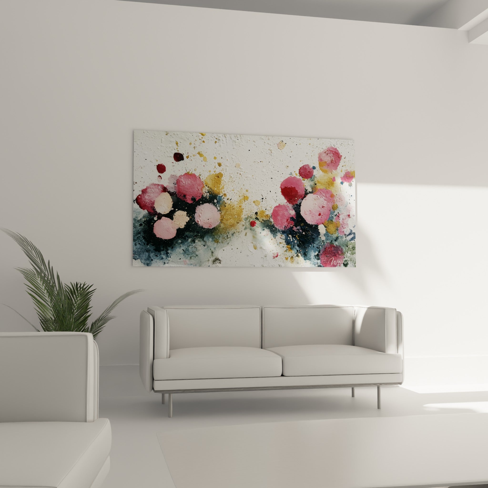 Cercles roses, bordeaux et dorés d'une peinture abstraite au-dessus d'un canapé dans un salon lumineux