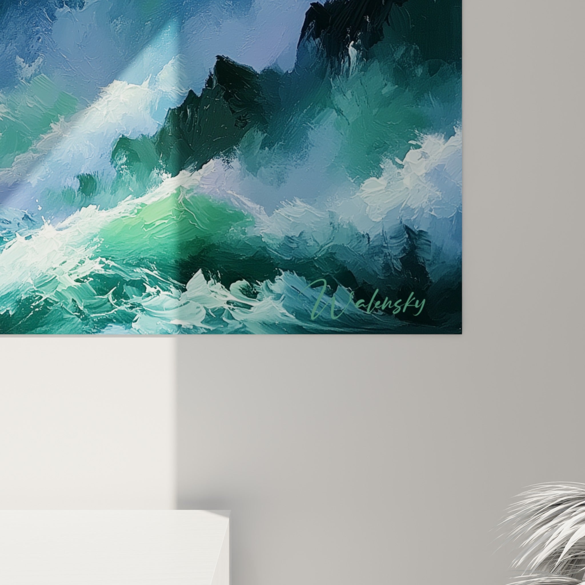 Empâtements turquoise et coulures orangées révèlent la matière épaisse de cette peinture abstraite marine