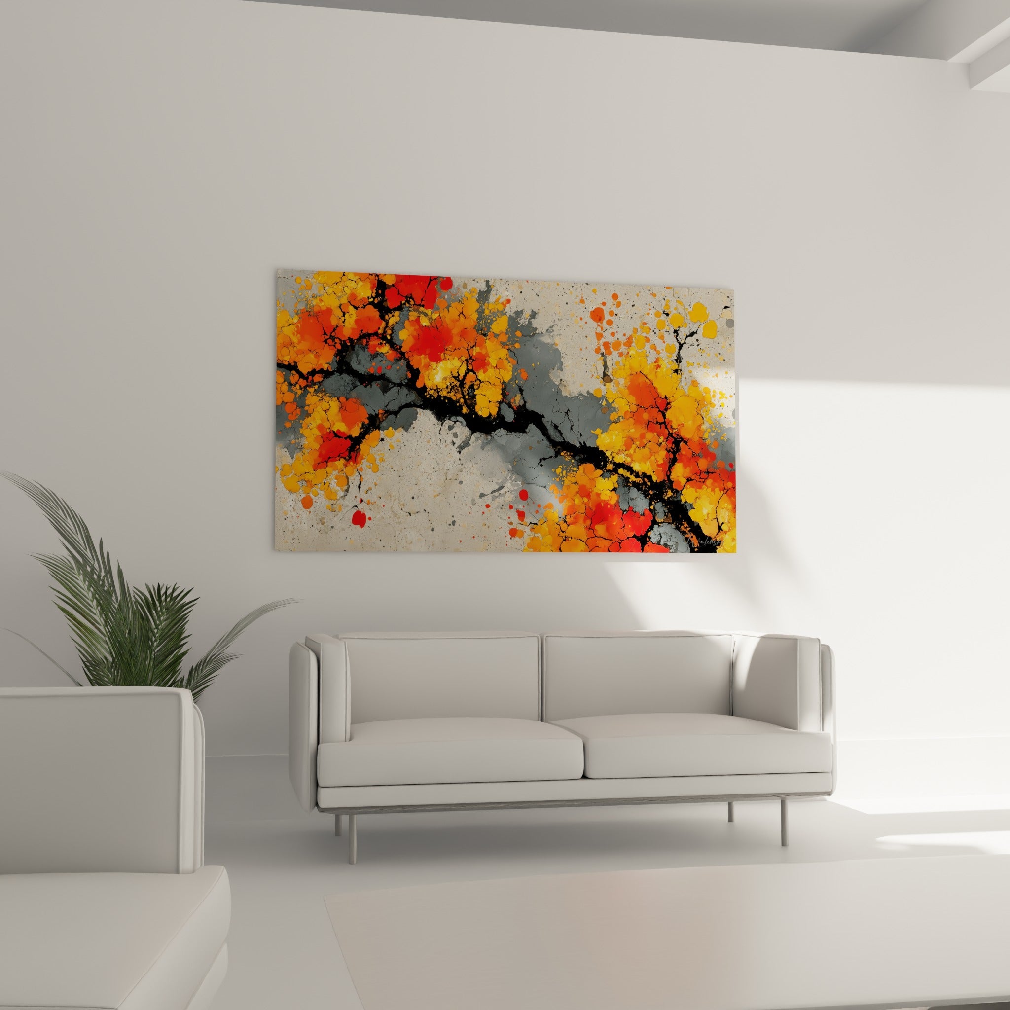 Explosion florale orange et grise en style peinture abstrait, accrochée au-dessus d'un canapé dans un salon lumineux