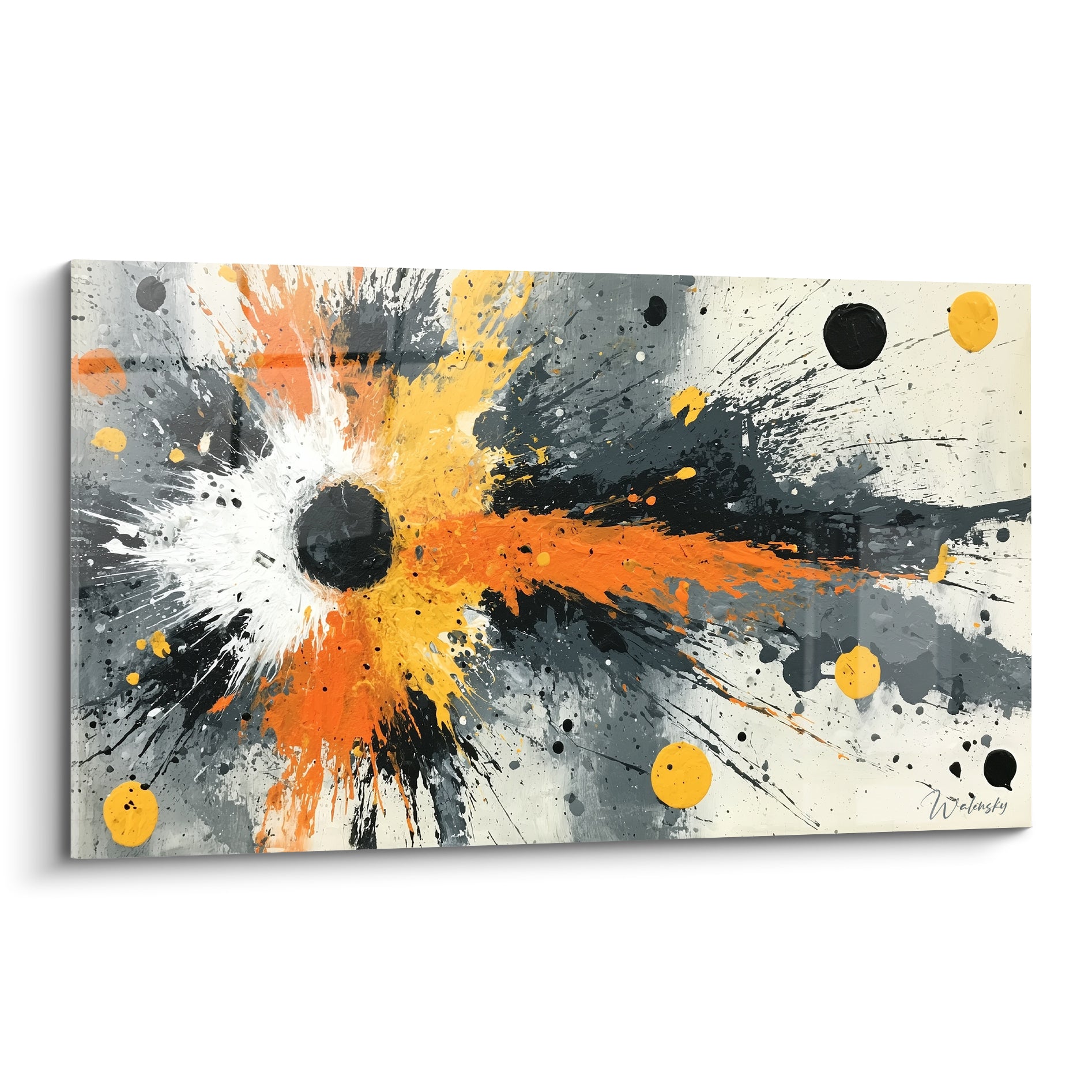 Explosion orange et jaune sur fond gris anthracite, éclaboussures noires en peinture abstraite