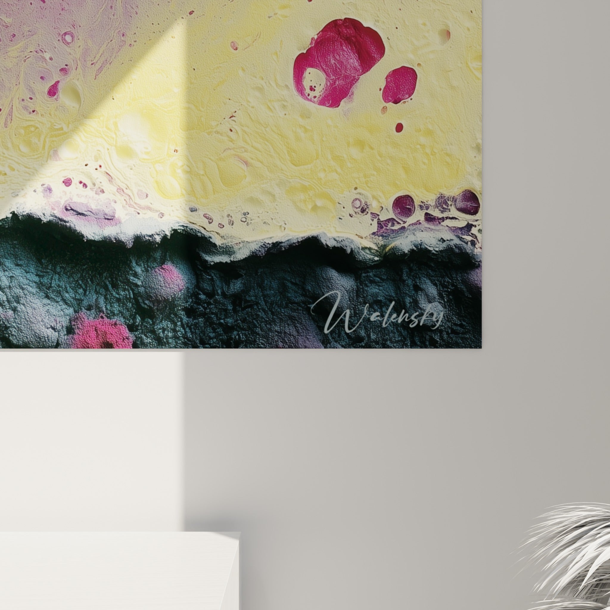 Grain texturé rose, jaune et noir en gros plan, style Peinture abstrait aux empâtements et bulles minérales