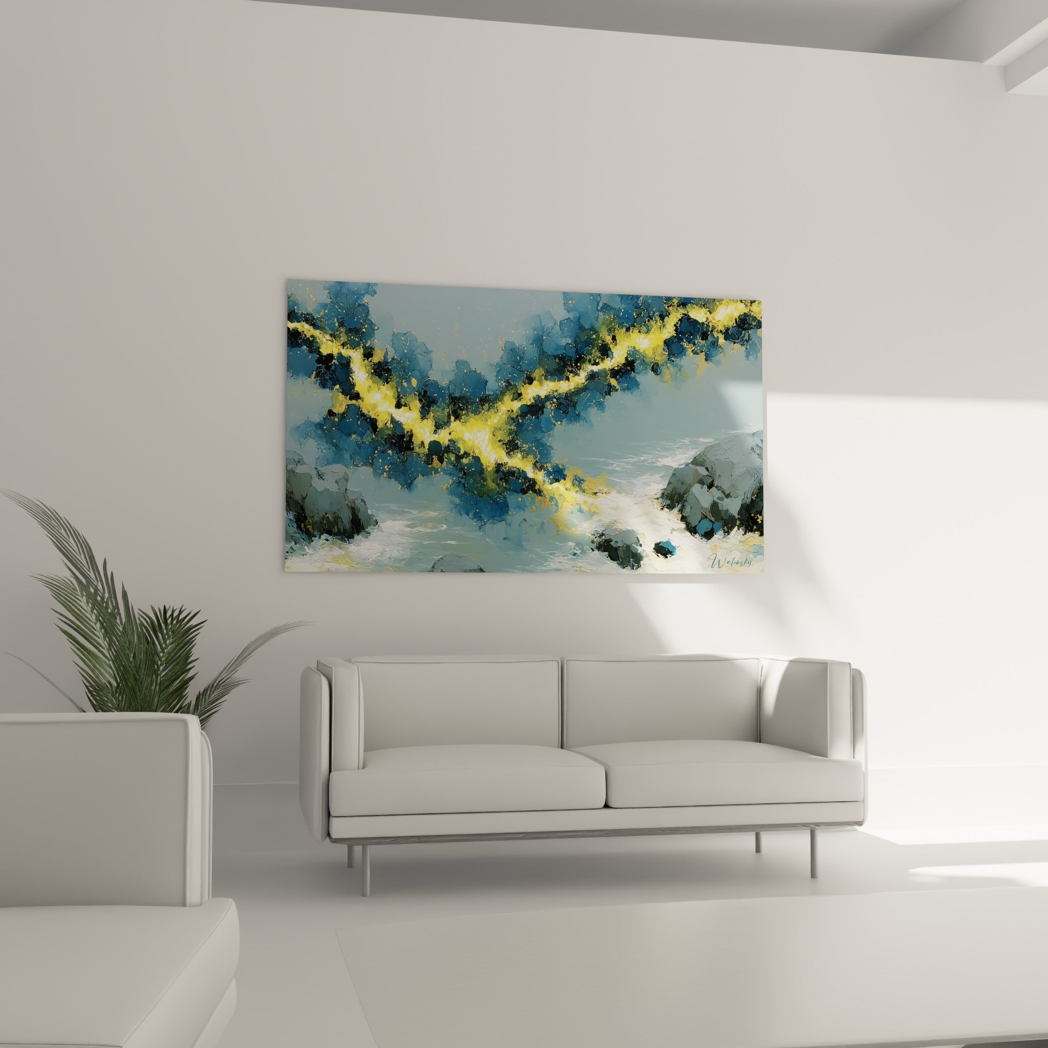 Rochers anthracite et lumière dorée style Peinture abstrait, teintes bleutées, au-dessus d'un canapé dans un salon lumineux