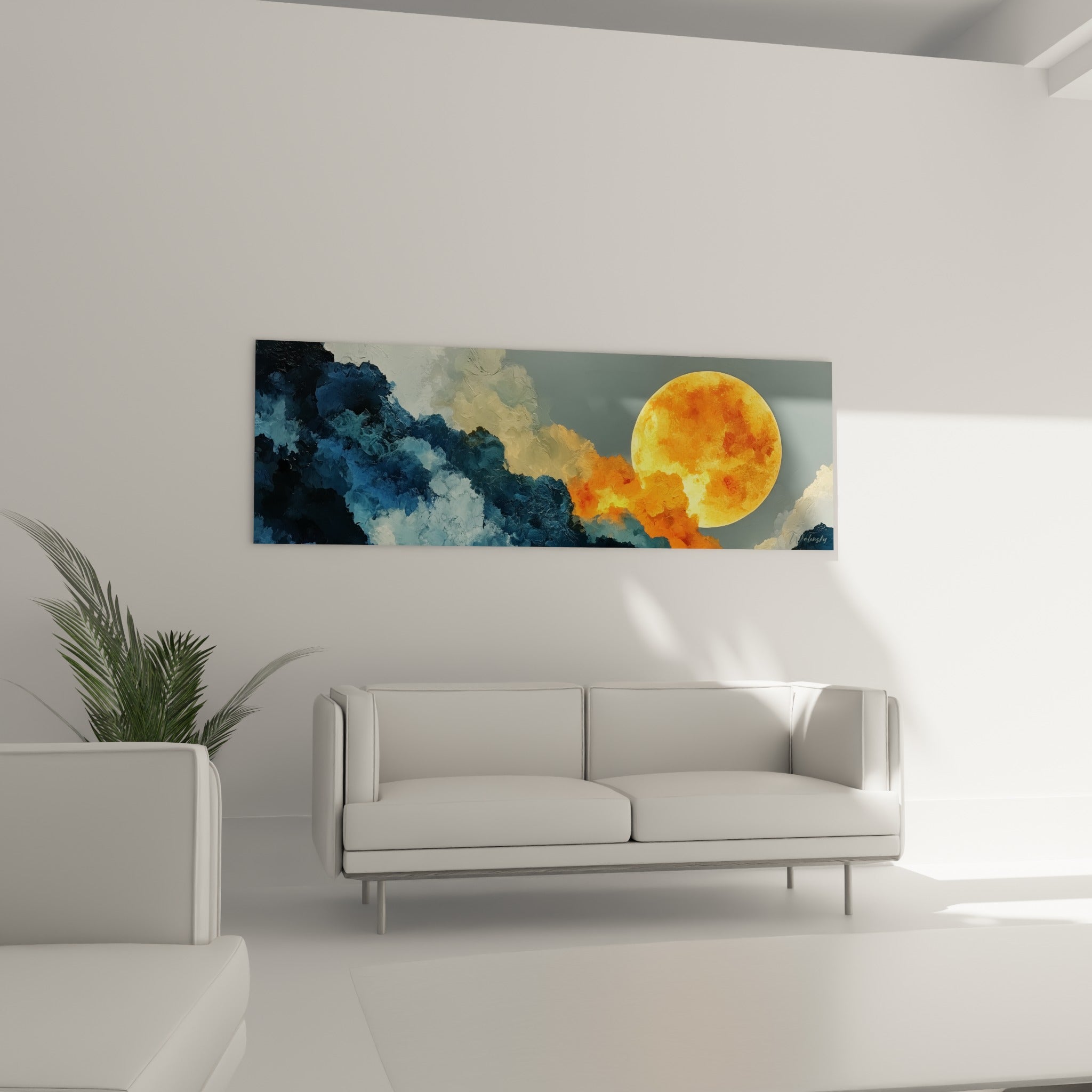 Ciel tourmenté bleu et orange aux textures empâtées, disposé au-dessus d'un canapé dans un salon lumineux