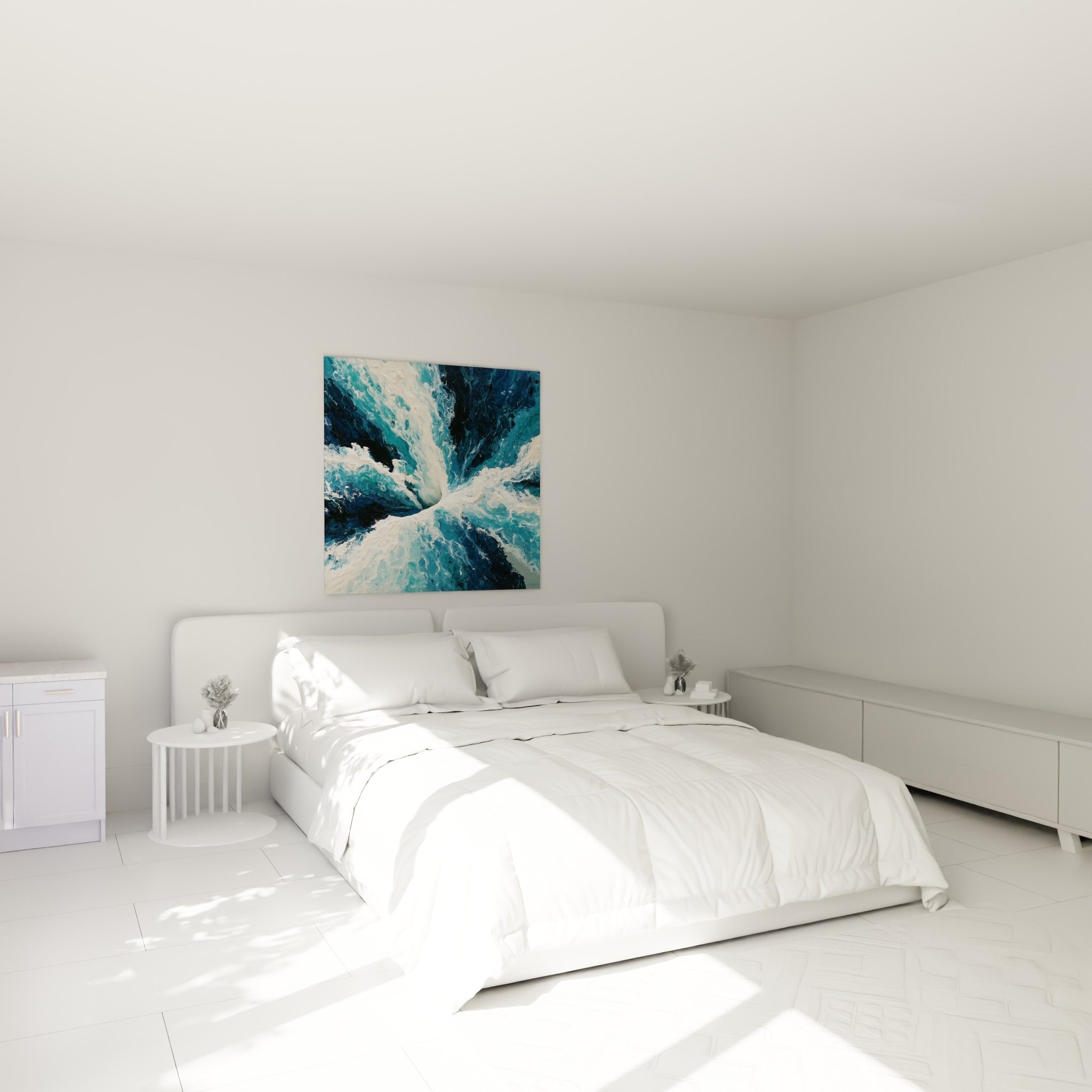 Spirale océanique bleu profond et blanc écumant accrochée au-dessus d'un lit dans une chambre claire