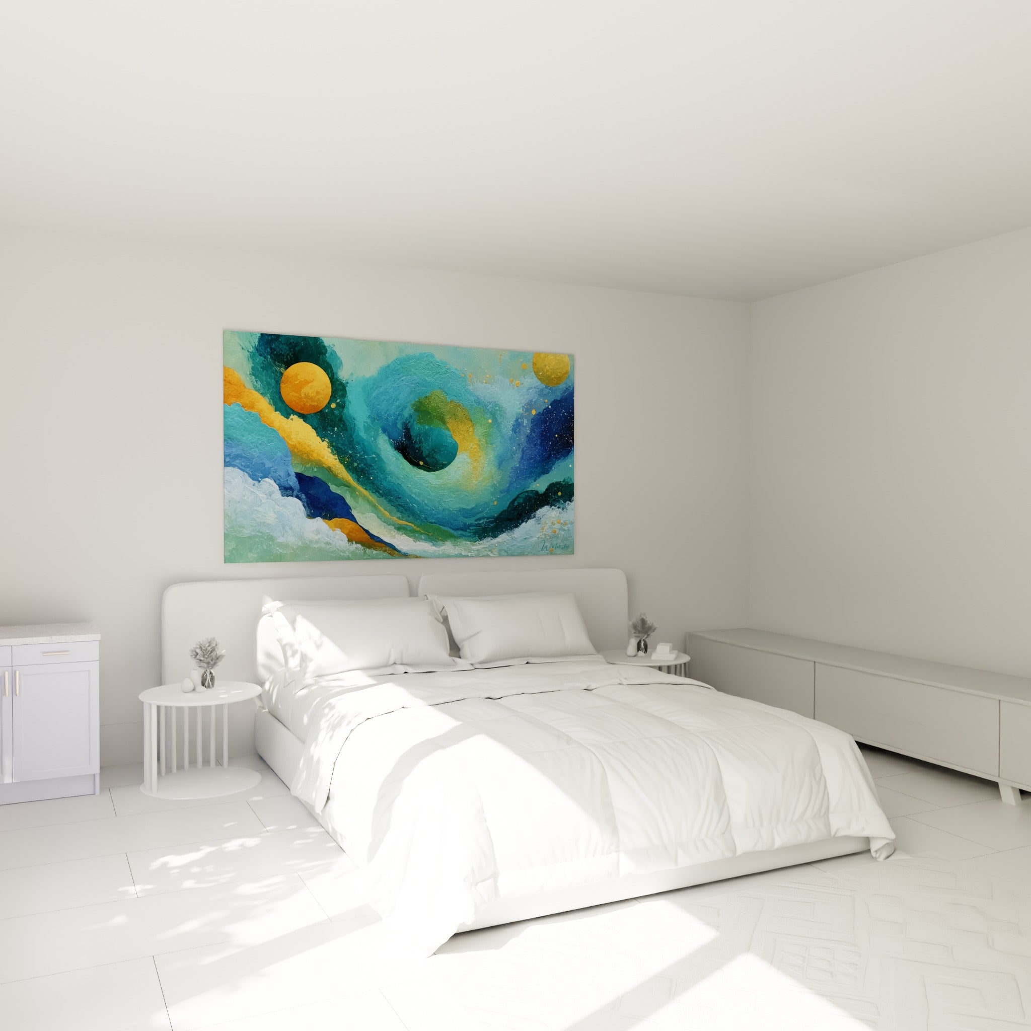 Spirale bleu profond et sphères dorées d'une œuvre abstraite, au-dessus d'un lit dans une chambre claire