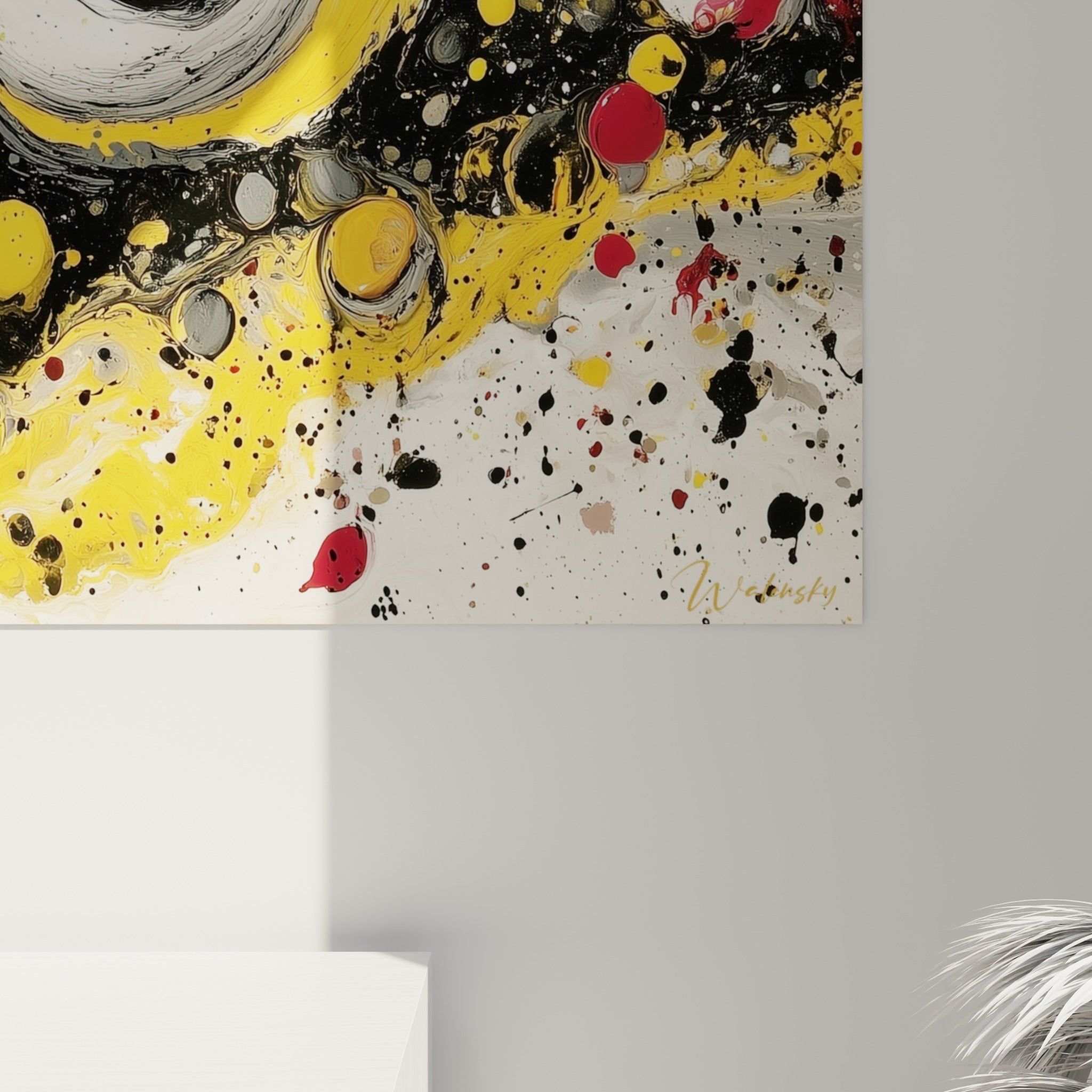 Empâtements jaune moutarde et coulures noires visibles en détail sur ce tableau style Peinture abstrait