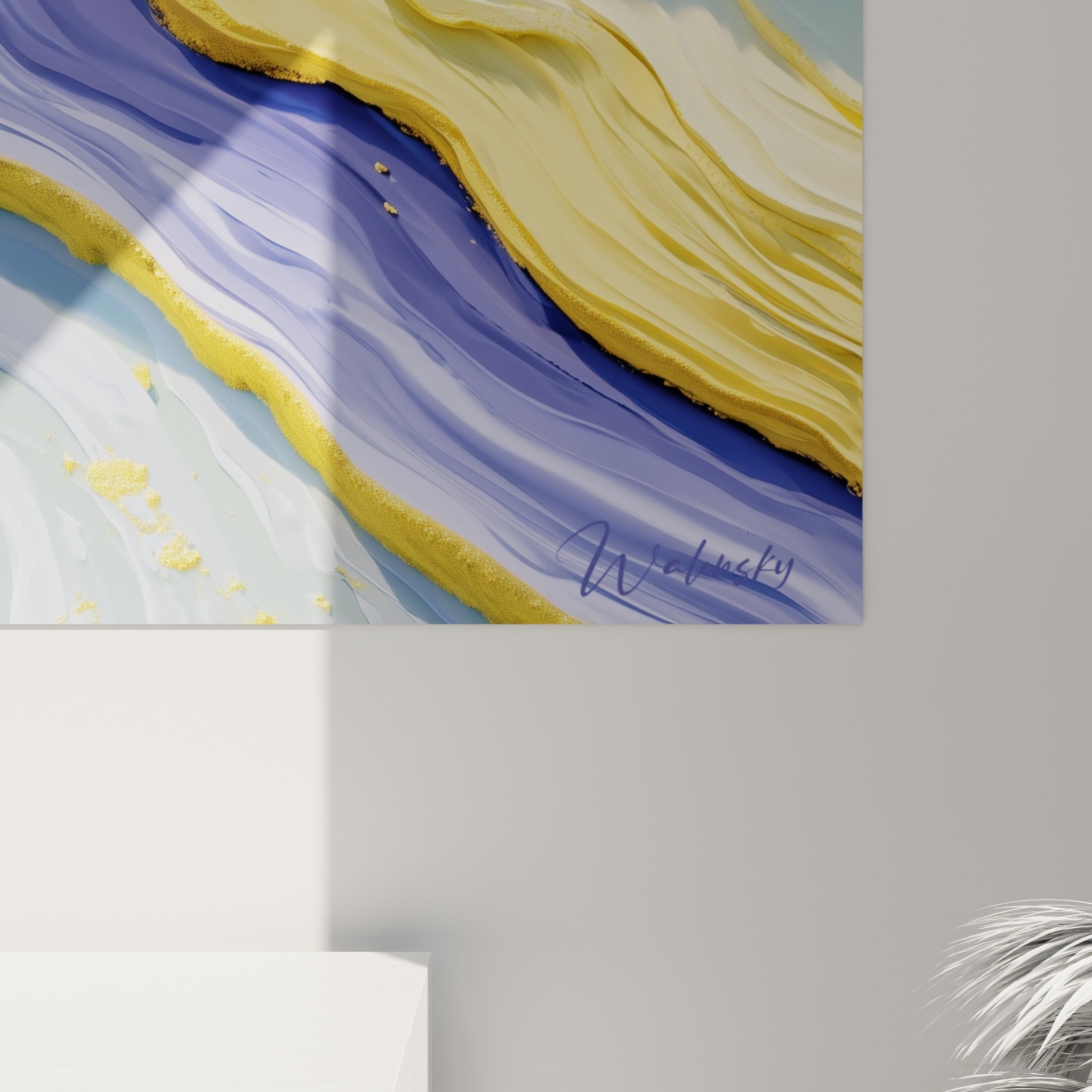 Matière peinte en relief révélant grain doré, empâtements blancs et dégradés de bleu marine et pastel