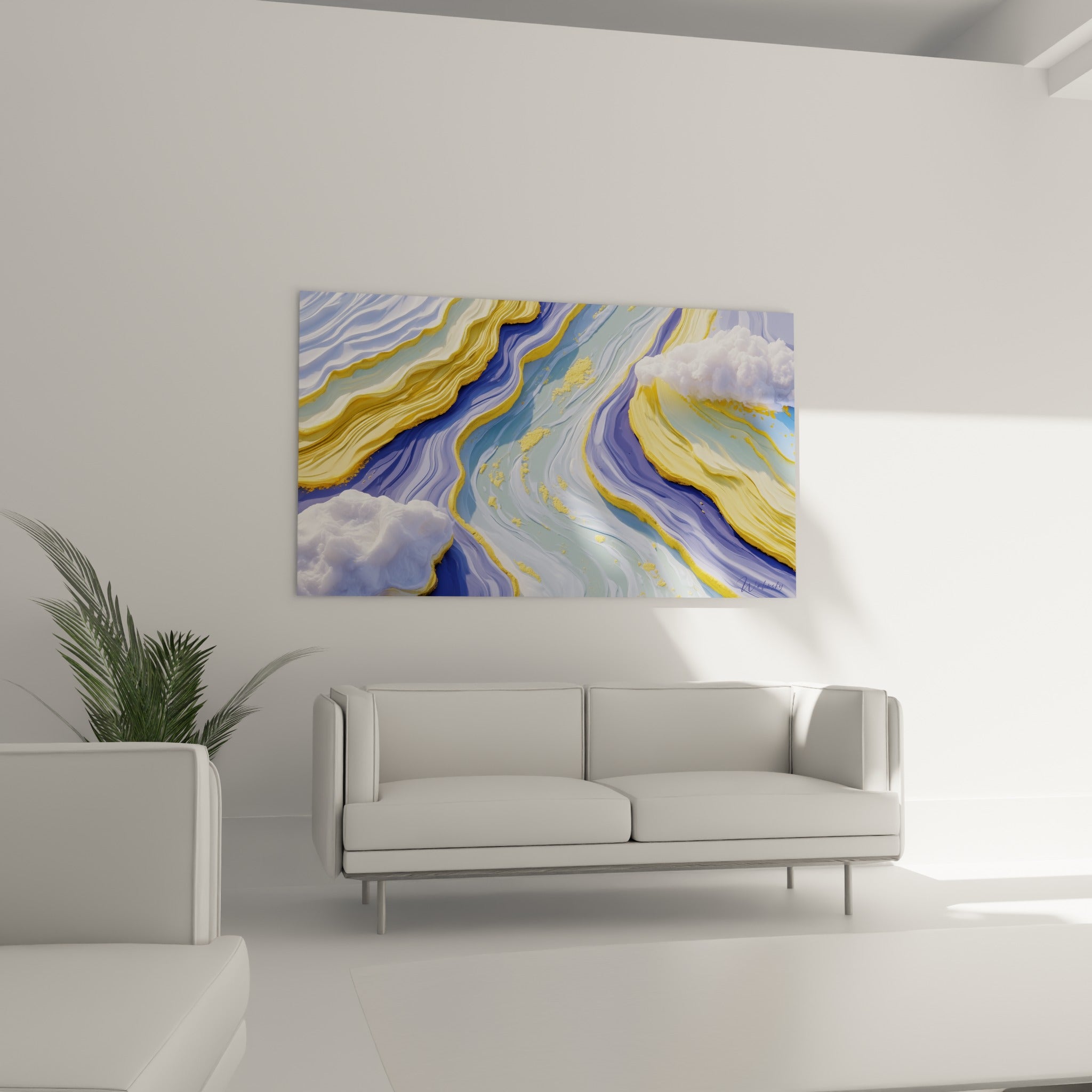 Veines dorées serpentant sur fond bleu marine, tableau accroché au-dessus d'un canapé dans un salon lumineux