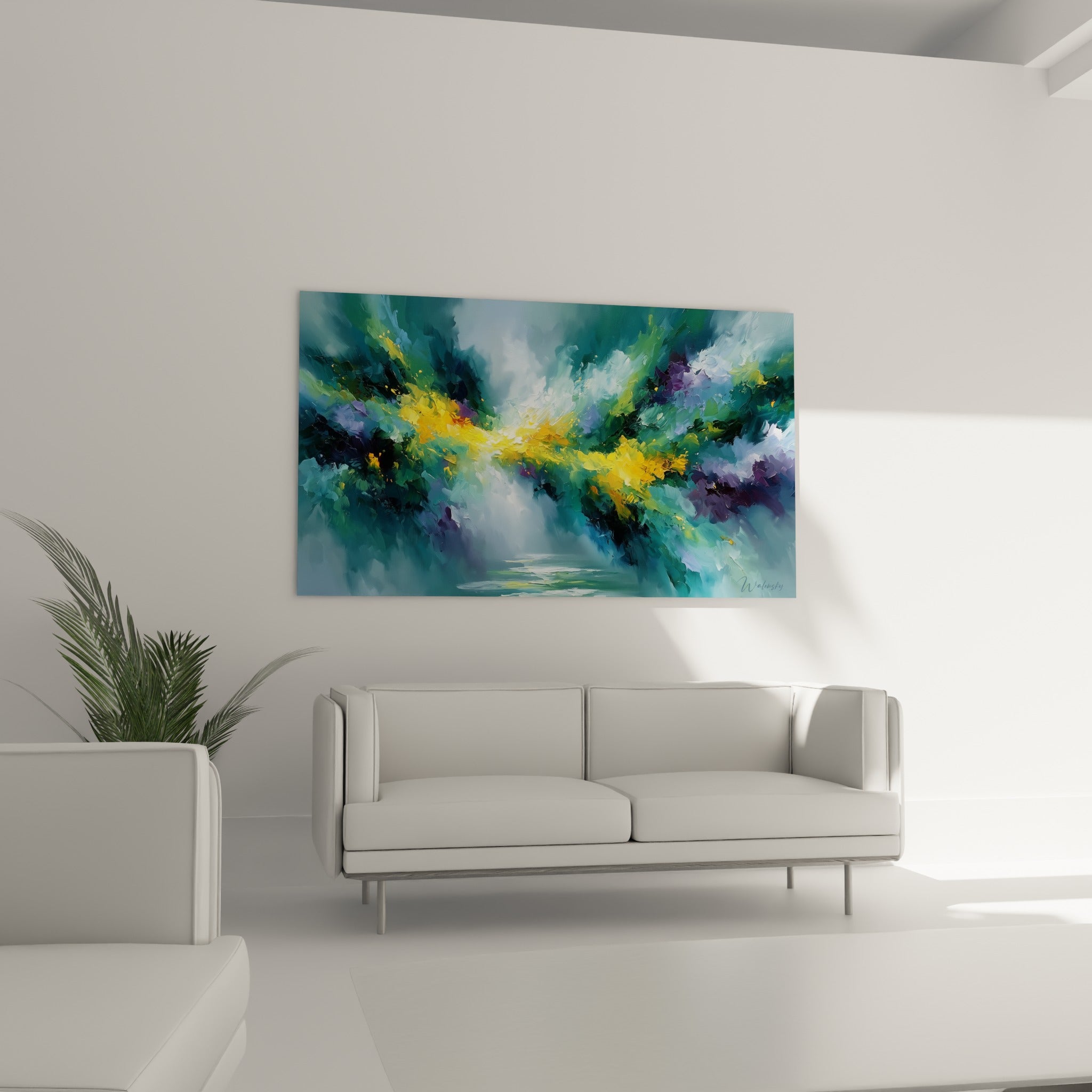Lumière jaune traversant un voile vert émeraude et bleu, œuvre accrochée au-dessus d'un canapé dans un salon lumineux