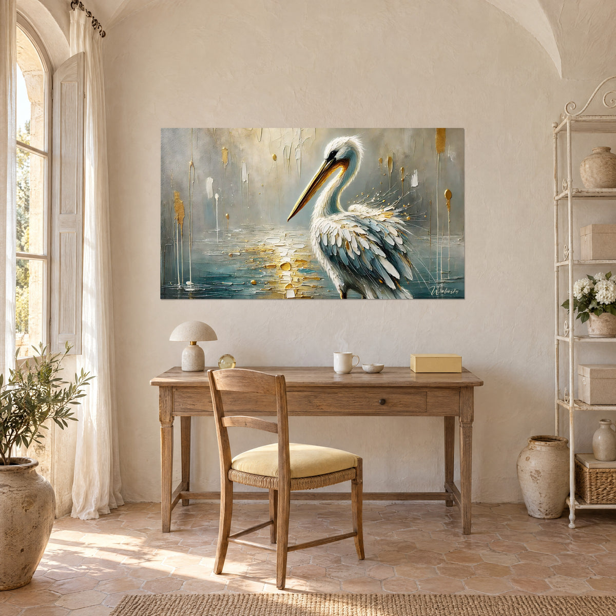 Schilderij van een watervogel met goudgele snavel, witte druipsporen op zilvergrijze achtergrond, boven een bureau van licht hout