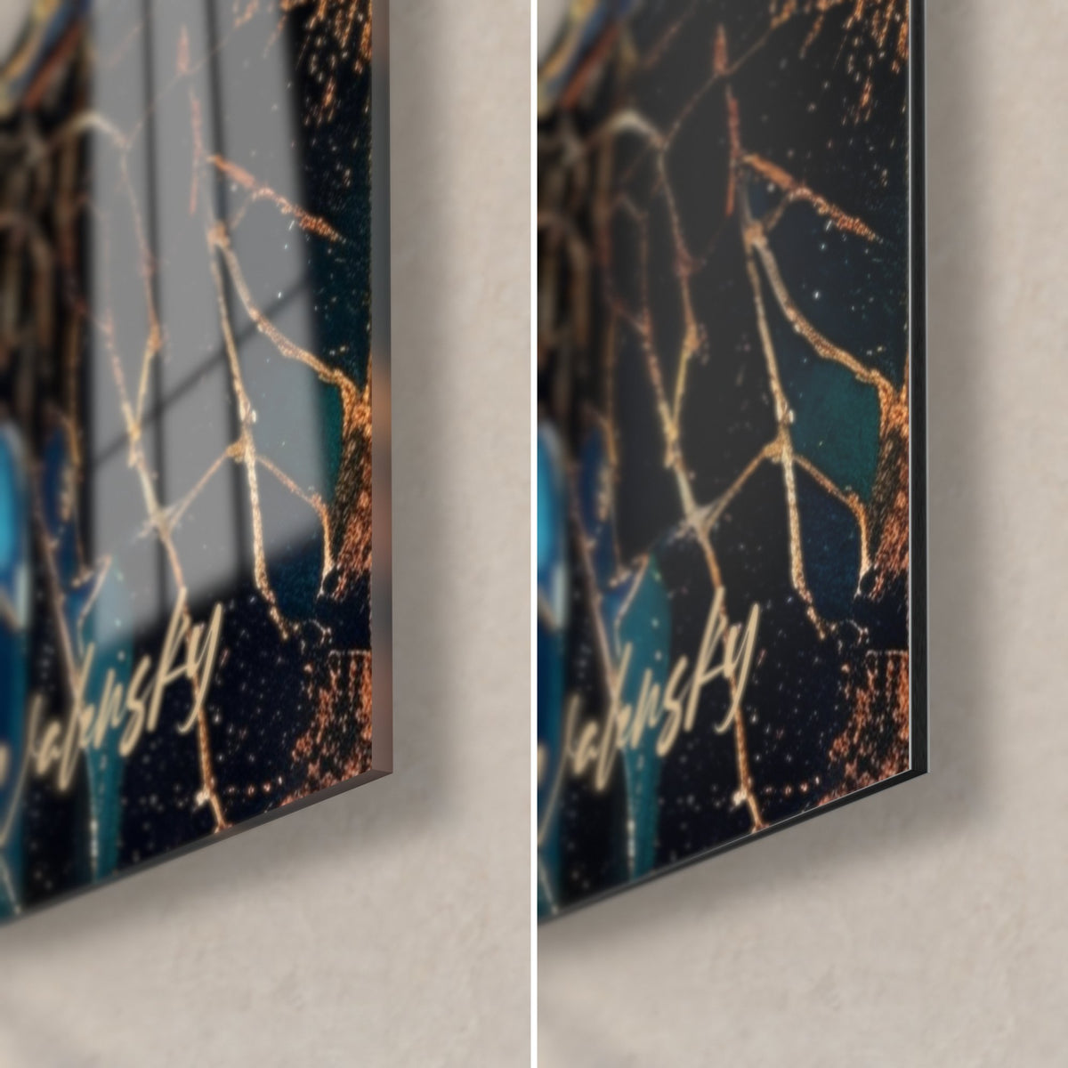 Tableau pélican mosaïque bleu nuit, coin bas droit : verre acrylique brillant et Dibond mat, craquelures dorées, tranche de 3 mm