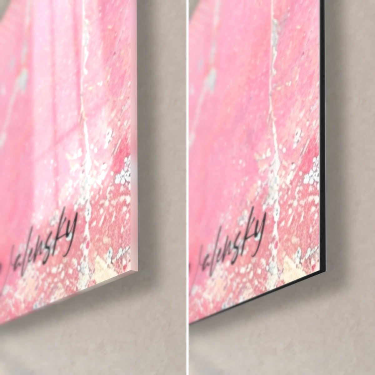 Tableau pélican graphique, coin bas droit : verre brillant à gauche, alu Dibond mat à droite, rose poudré, signature noire