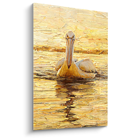 Tableau Pélican doré flottant sur une eau ambrée - Lumière du soir - Edition Pélican