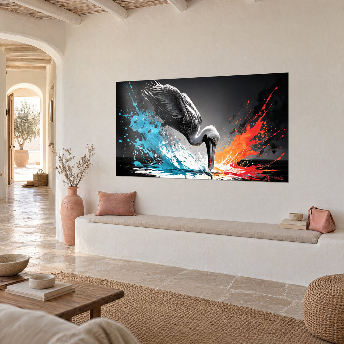 Tableau oiseau marin au plumage gris anthracite, gerbes bleu turquoise et orange sur l'eau sombre, mur blanc d'une villa méditerranéenne