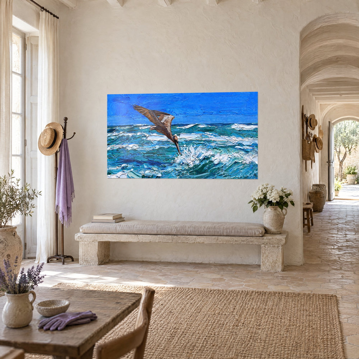 Tableau oiseau marin en piqué vers l'écume blanche et le turquoise, empâtements épais, accroché au mur d'un mas provençal