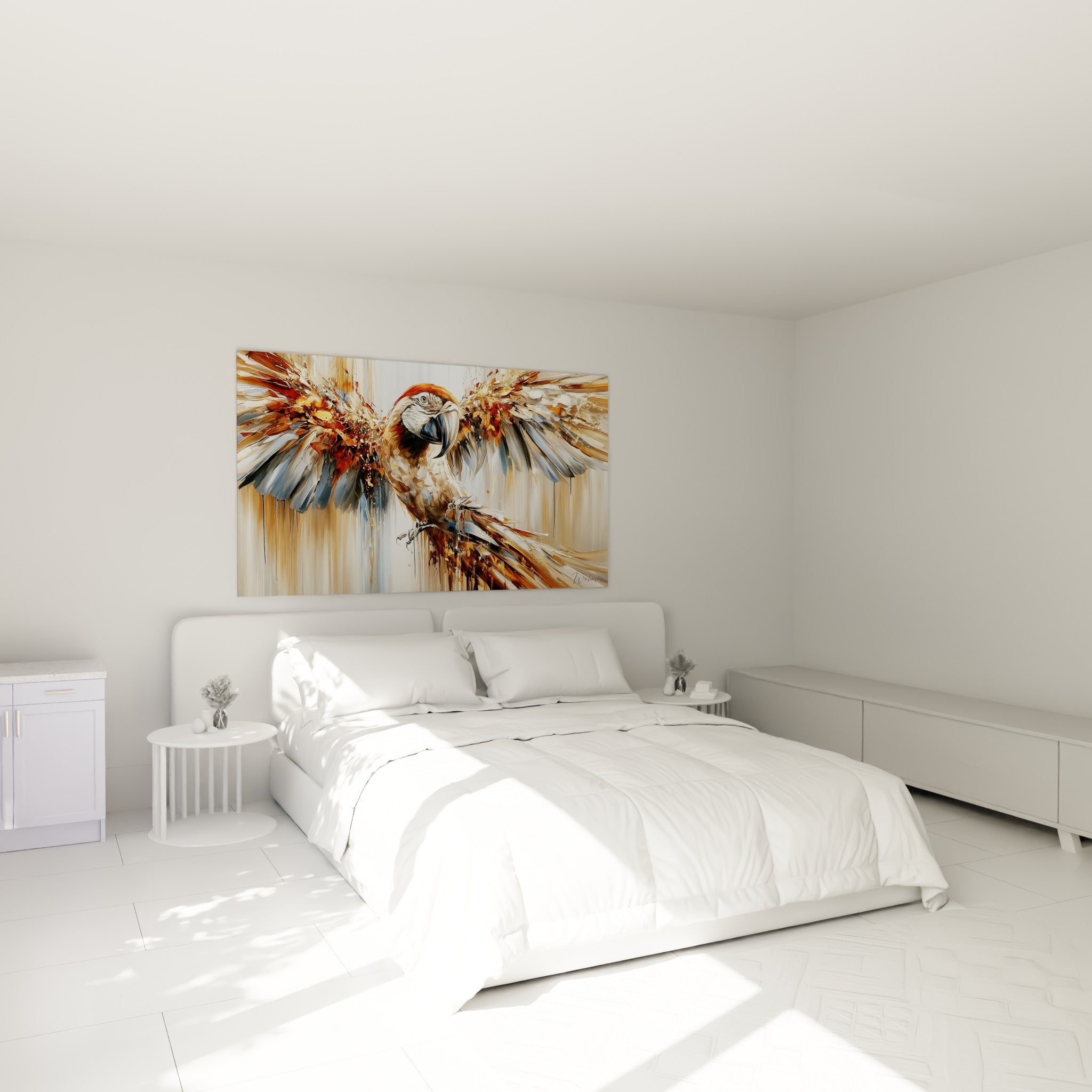 Ara aux plumes terracotta et dorées en plein envol, accroché au-dessus d'un lit dans une chambre claire