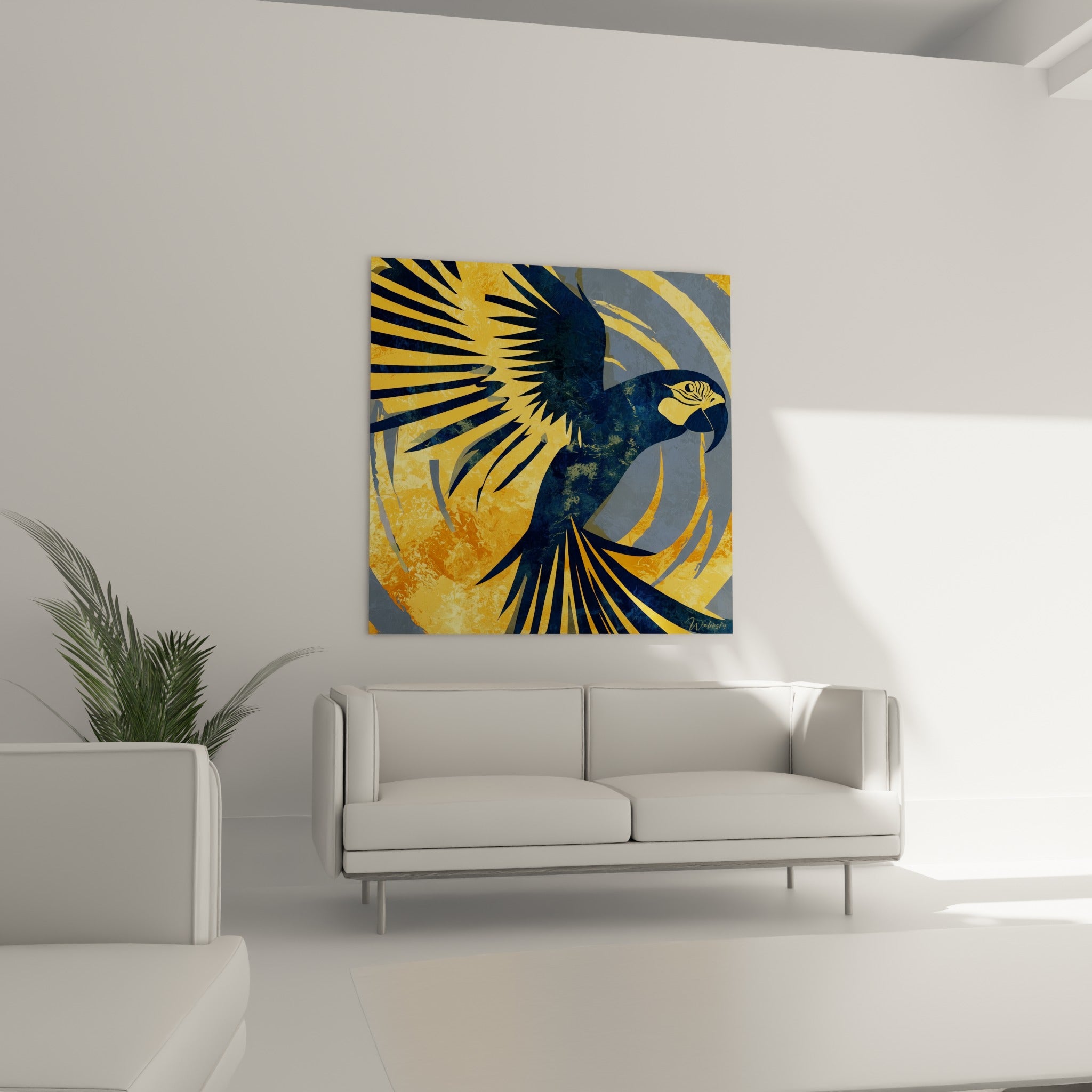 Rapace tropical bleu nuit et doré aux plumes acérées, au-dessus d'un canapé dans un salon lumineux