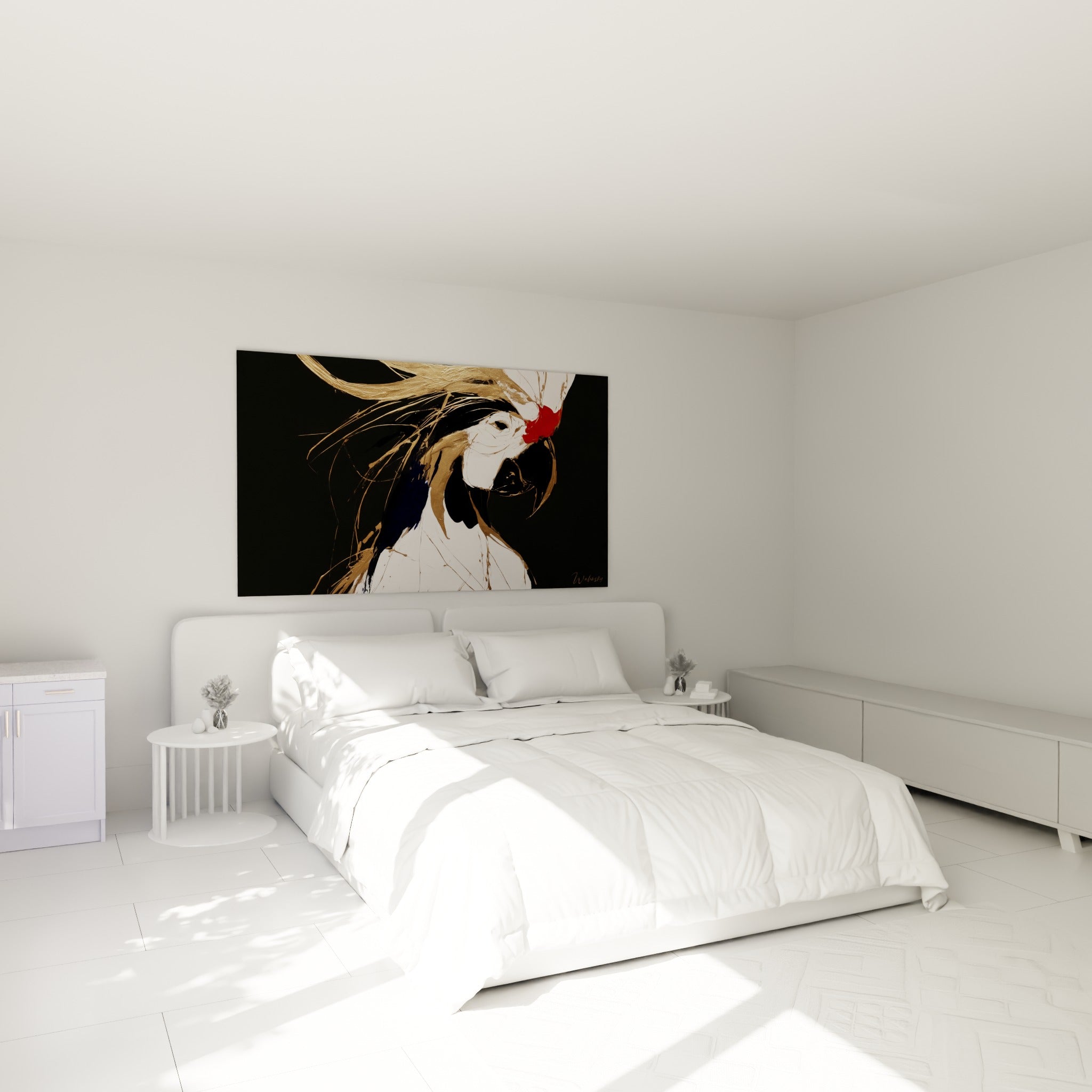 Perroquet doré et blanc au bec rouge vif accroché au-dessus d'un lit dans une chambre claire