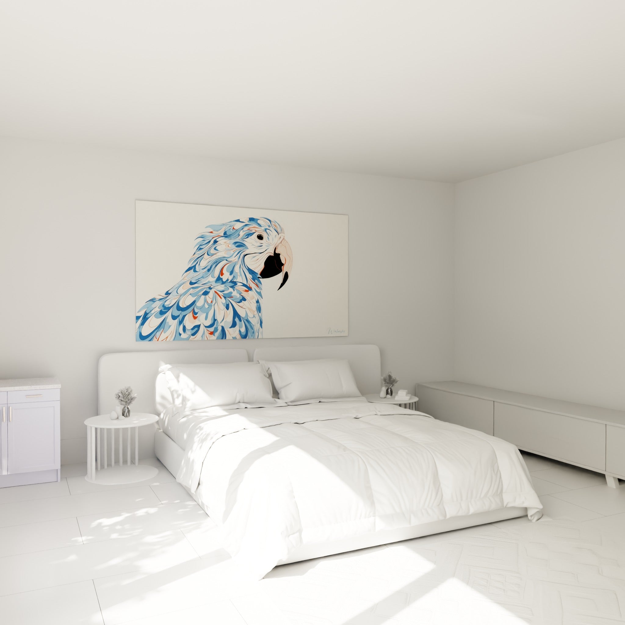 Oiseau stylisé aux teintes bleu marine et rose pâle, accroché au-dessus d'un lit dans une chambre claire