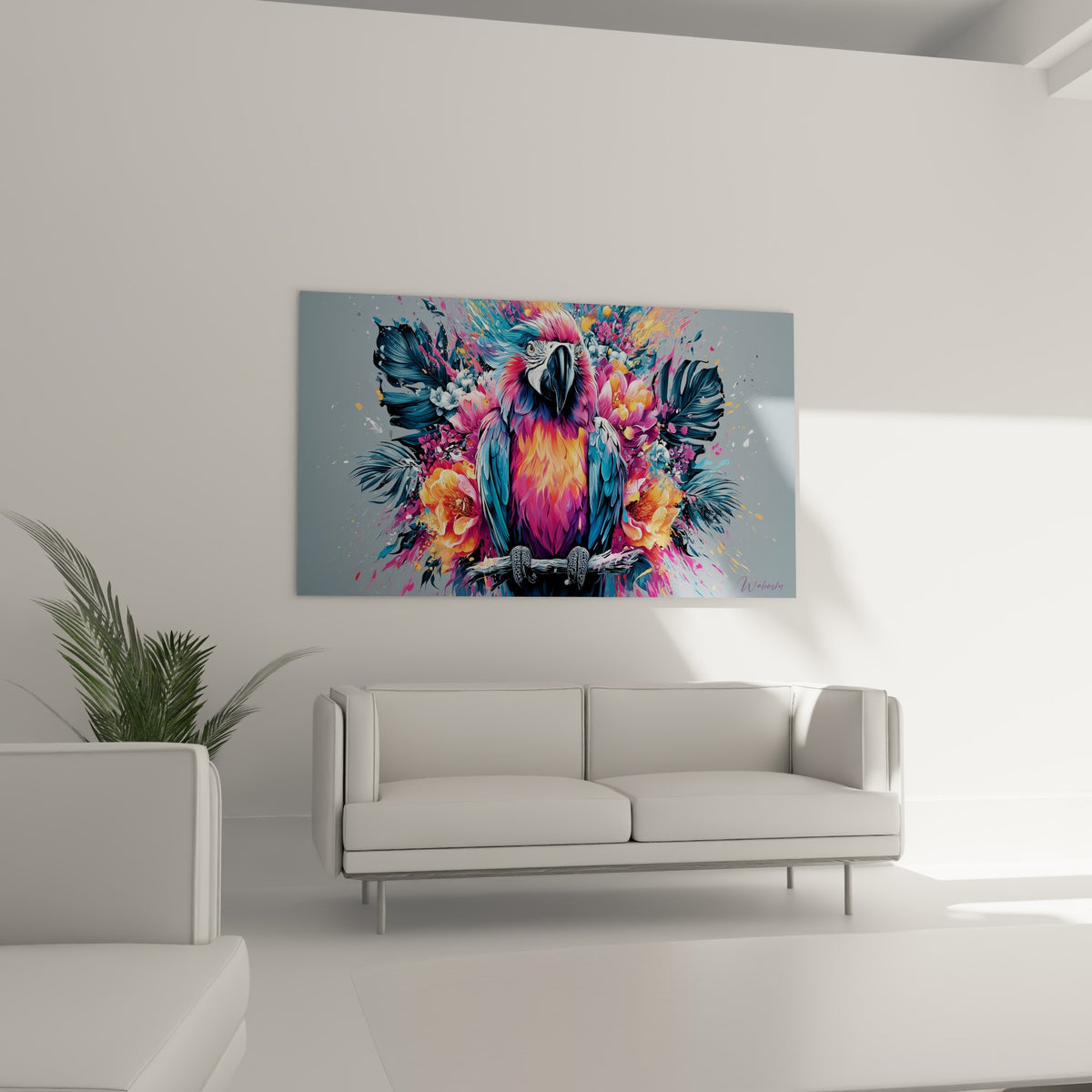 Oiseau exotique fuchsia et bleu marine posé sur une branche, accroché au-dessus d'un canapé dans un salon lumineux