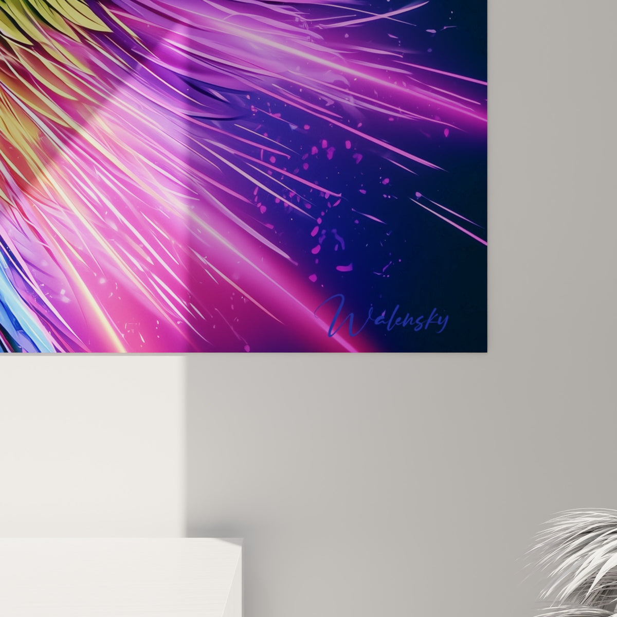 Détail des touches jaunes et roses fluorescentes sur les plumes bleues et rouges de ce perroquet accroché