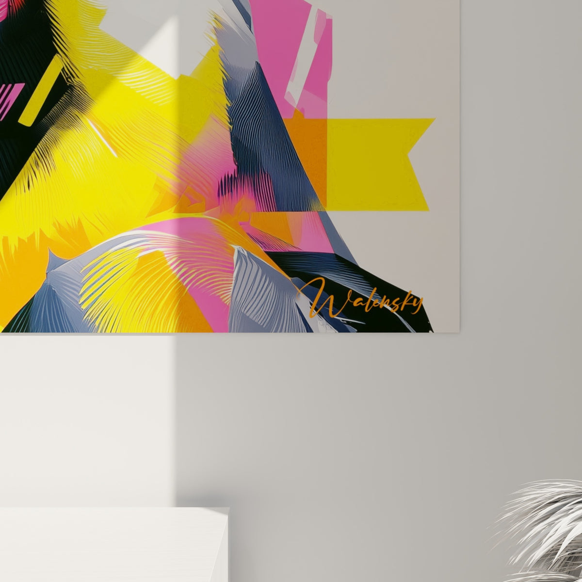 Détail du bec anthracite et des touches fuchsia et jaune, traits fins et empâtements visibles de près